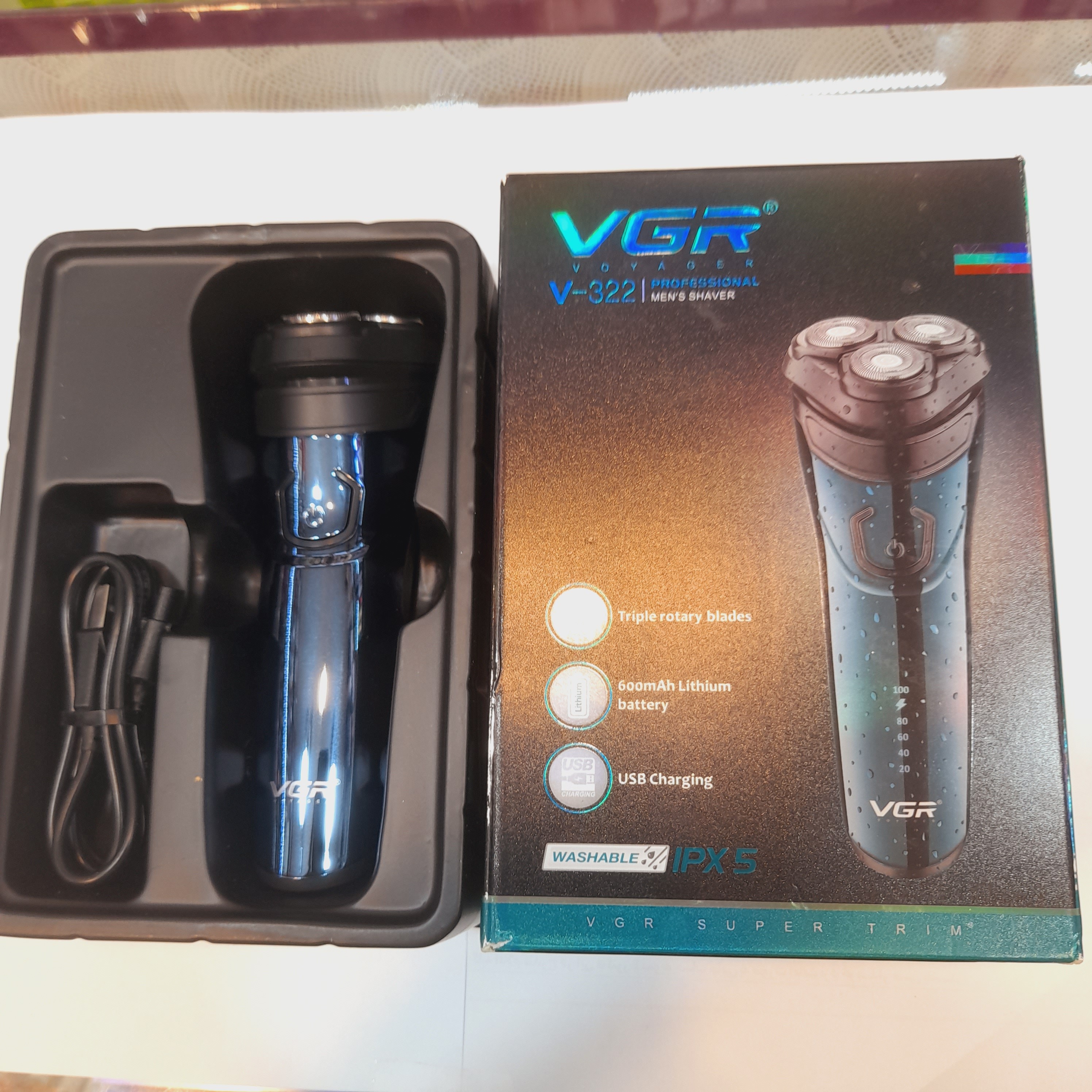 ریش تراش وی جی ار 322 VGR سه تیغ شارژی ضد آب 1سال گارانتی