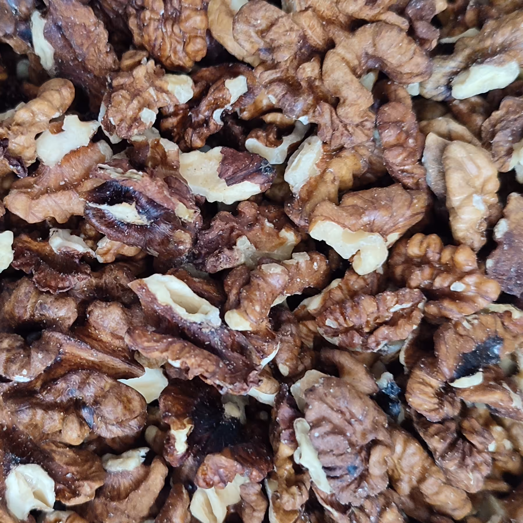 مغز گردوی فسنجونی (خورشتی) تویسرکان کیفیت فوق العاده،روز شکن،تازه،محصول 1401(2000 گرمی)