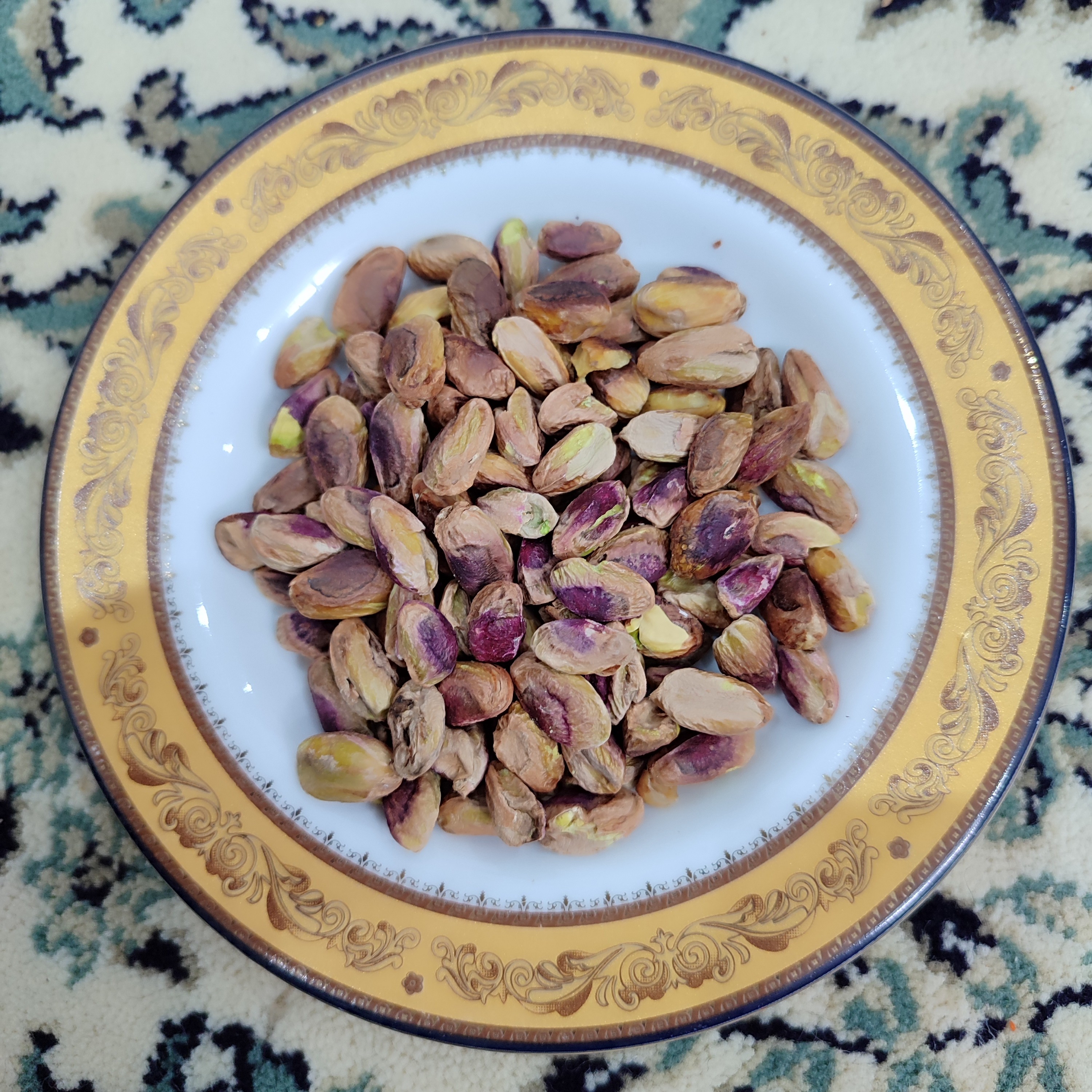 مغز پسته خام بادامی کاملا سالم دست شکن-ارسال رایگان(نیم کیلویی)