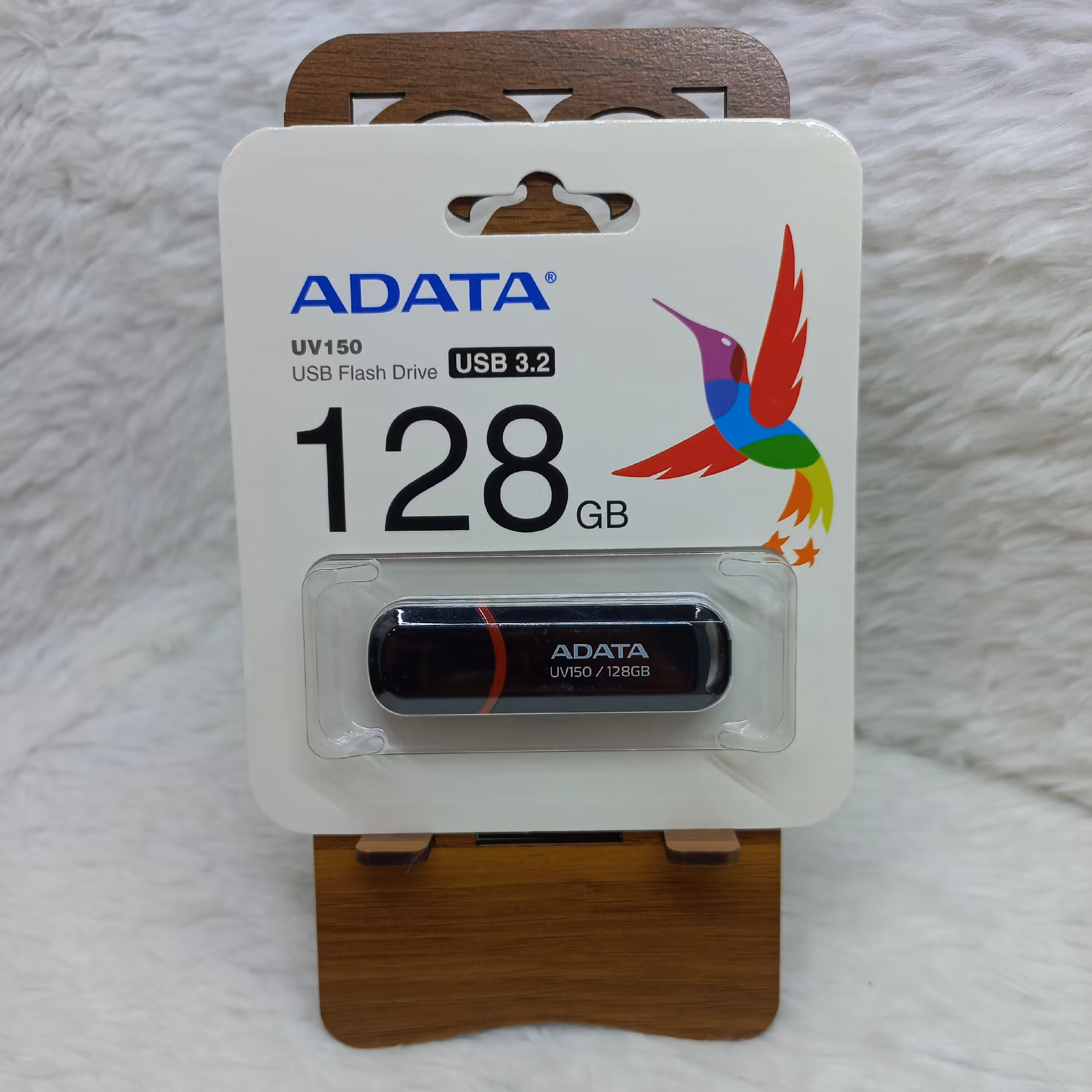 فلش 128 گیگ USB3 Adata با گارانتی مادام العمر آونگ مدل UV150
