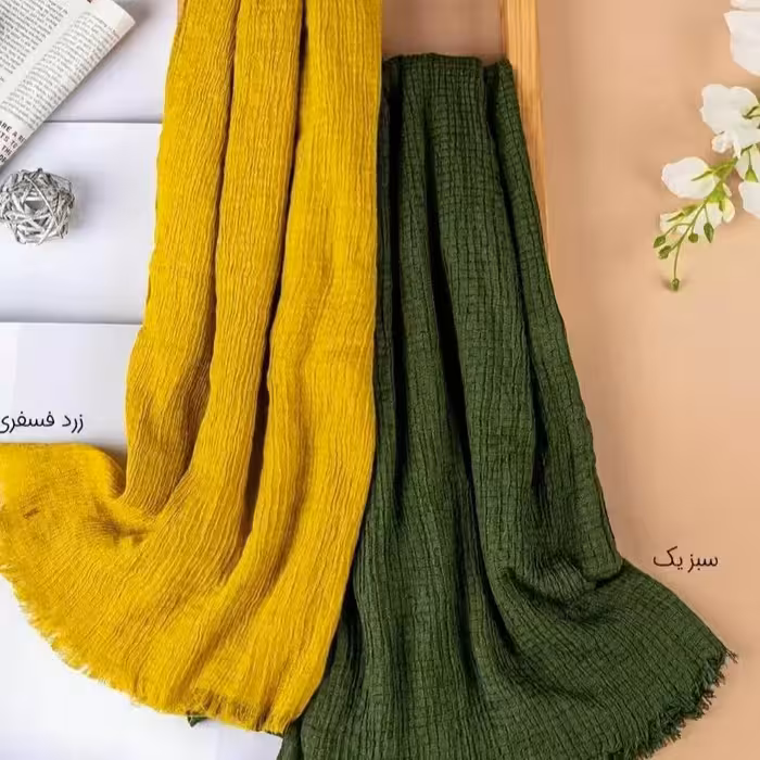 شال پفکی دللللبببر در رنگهای دوست داشتنی و زیبا اصلا از سر لیز نمیخوره و بسیار نرم و لطیف 