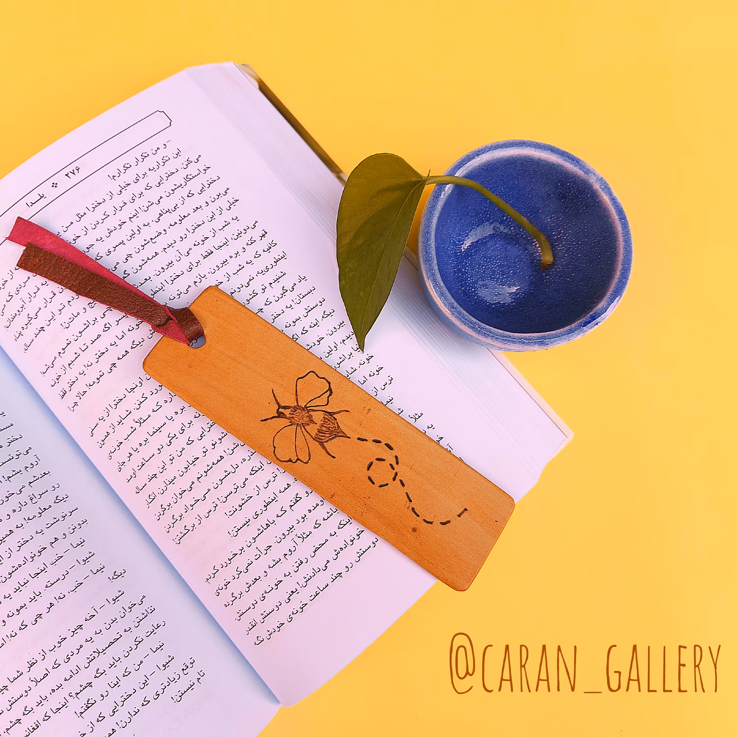 نشان کتاب یا بوک مارک زنبوری از جنس گلابی سوختنگاری با دست