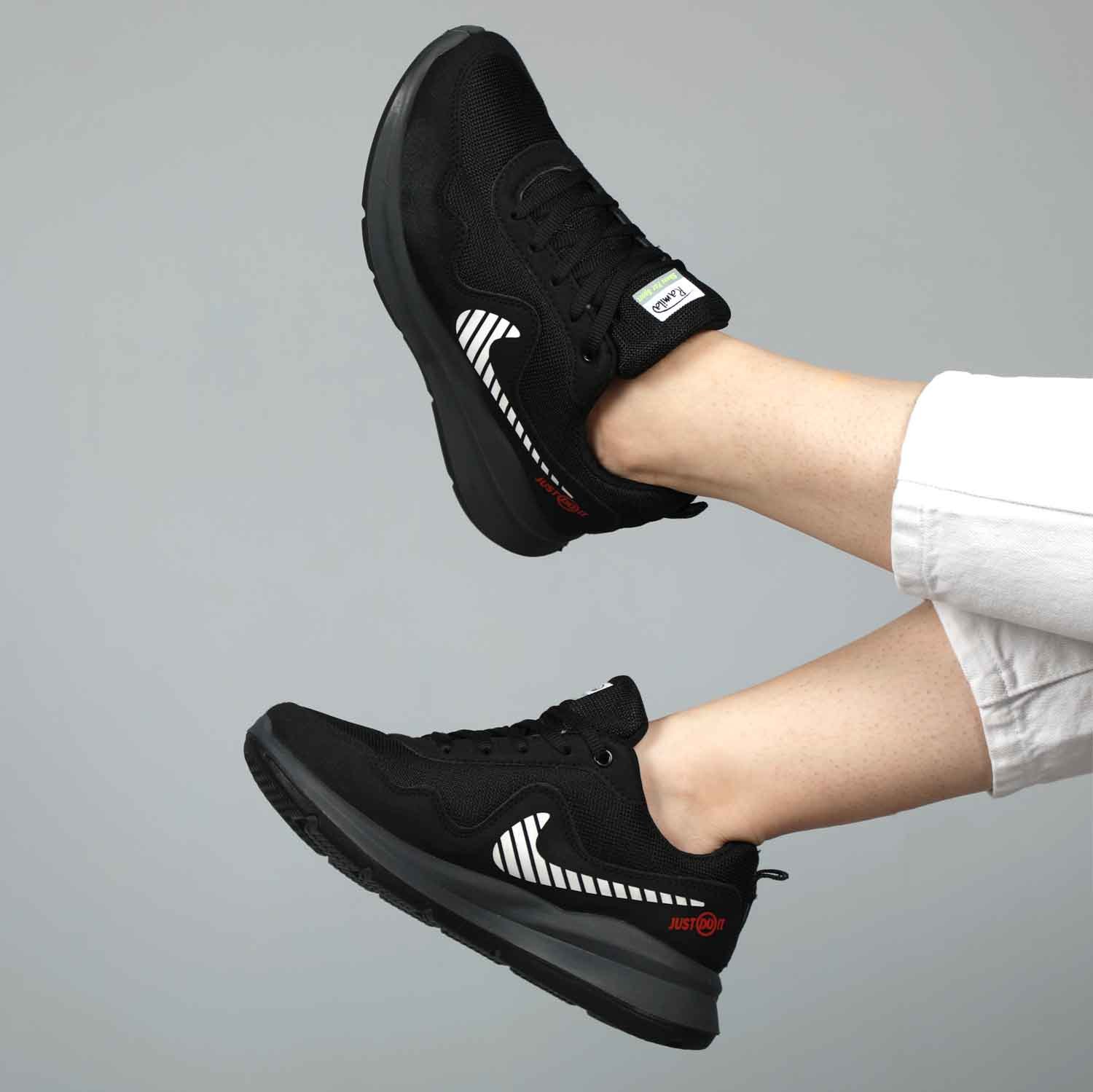 کتانی زنانه نایکی NIKE مشکی مدل GROUND لاکچری اسپرت