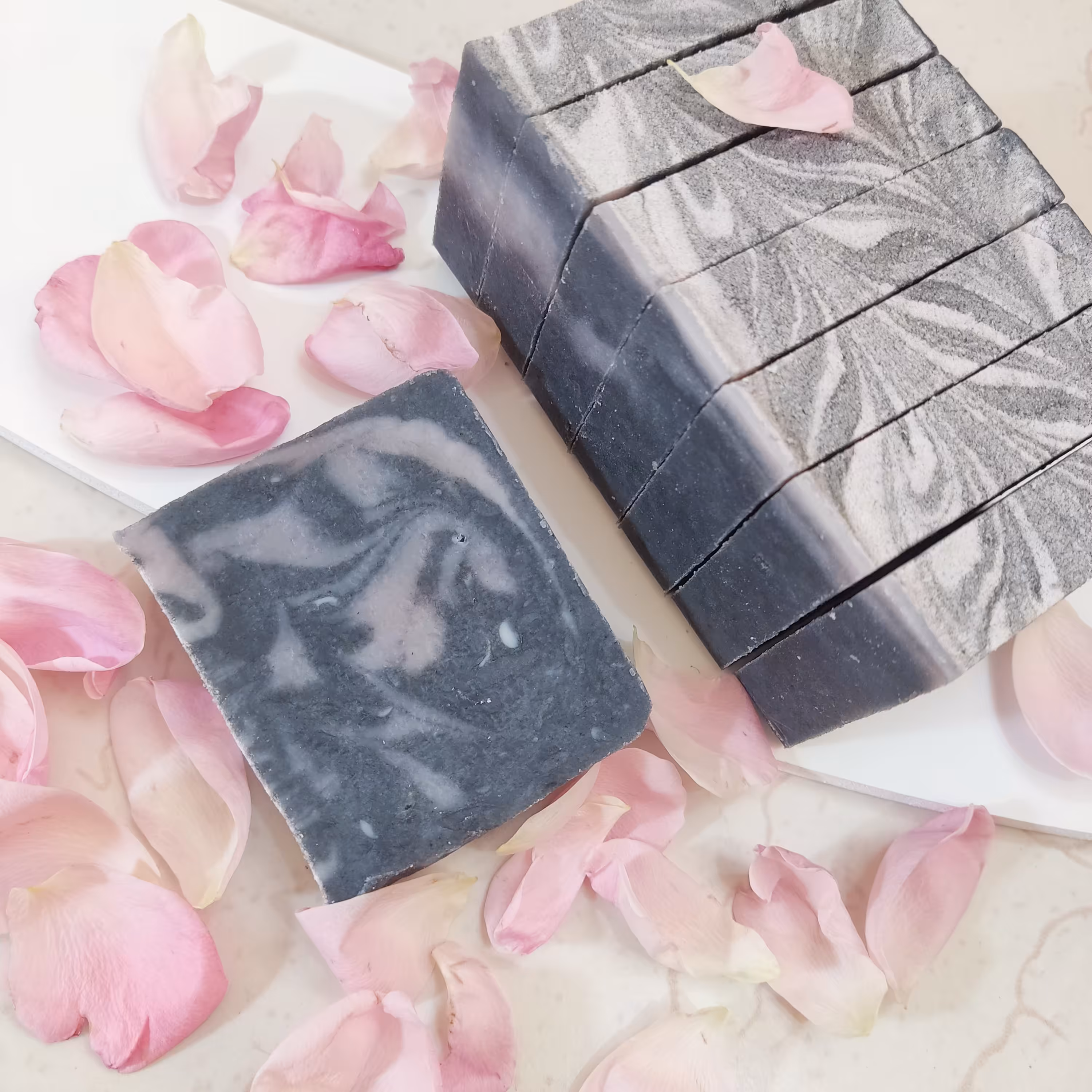 صابون گیاهی زغال فعال رفع چربی پوست