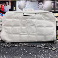 کیف آرایشی مدل ورنی  بونو رنگ سفید کد 8420