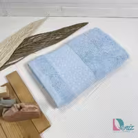 حوله دستی طرح کارولین رنگ آبی آسمانی