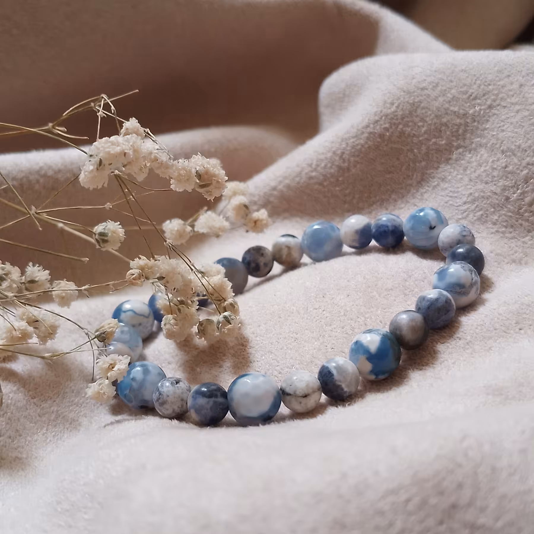 دستبند کشی عقیق آبی و سودالیت آبی (در صورت دلخواه سفارش دستبند گره کشویی هم میشه)