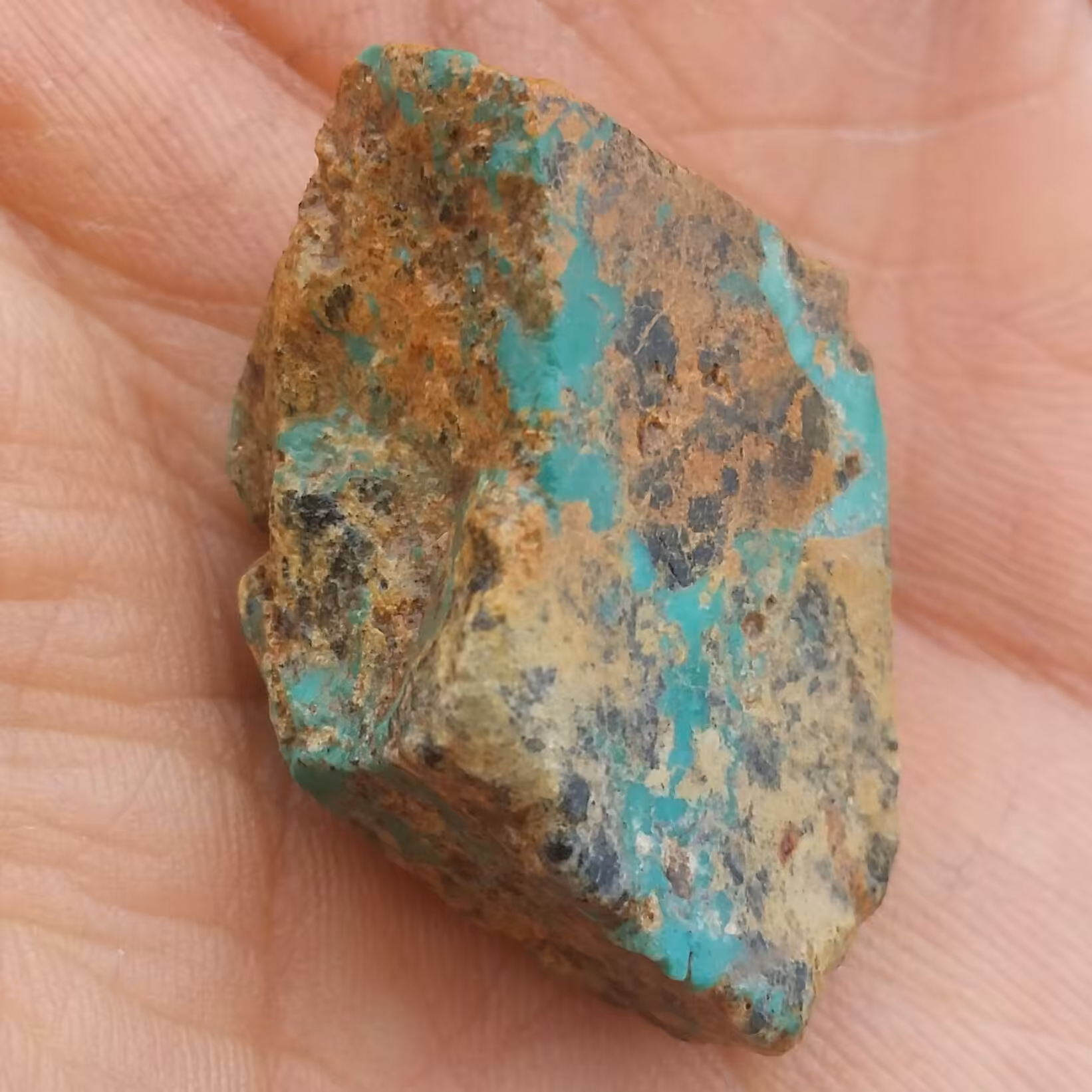 اسلایس سنگ راف فیروزه سبز  اصل نیشابور دیدنییی 100 در 100 طبیعی شاهکار خلقت
مناسب جهت دکوراسیون و ساخت نگین