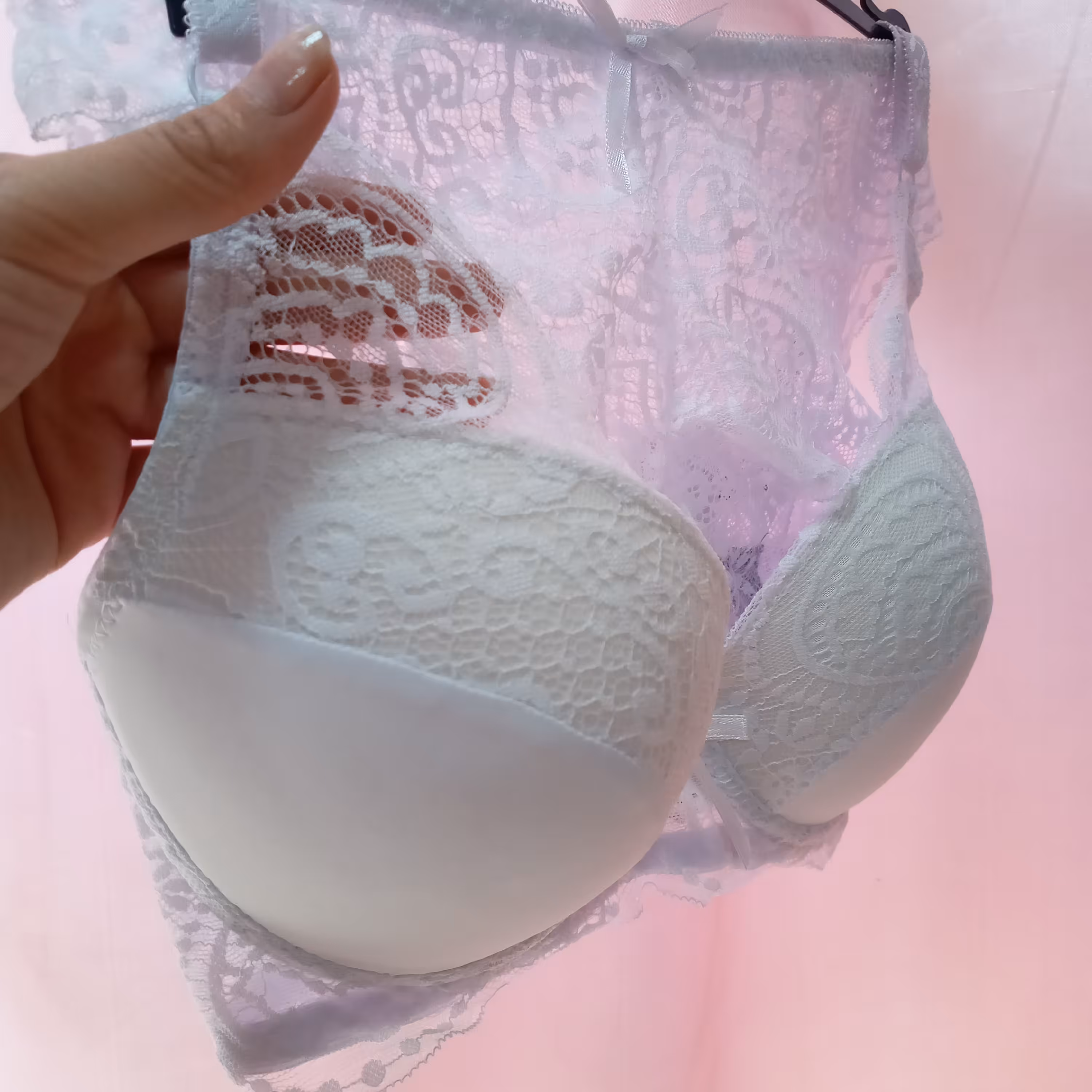 ست شورت سوتین طرح عروس خارجی بسیارسبک کم حجم فنردار قسمت بالای سینه تورطرح دار وبسیارملیح باشورت توری نرم و لطیف