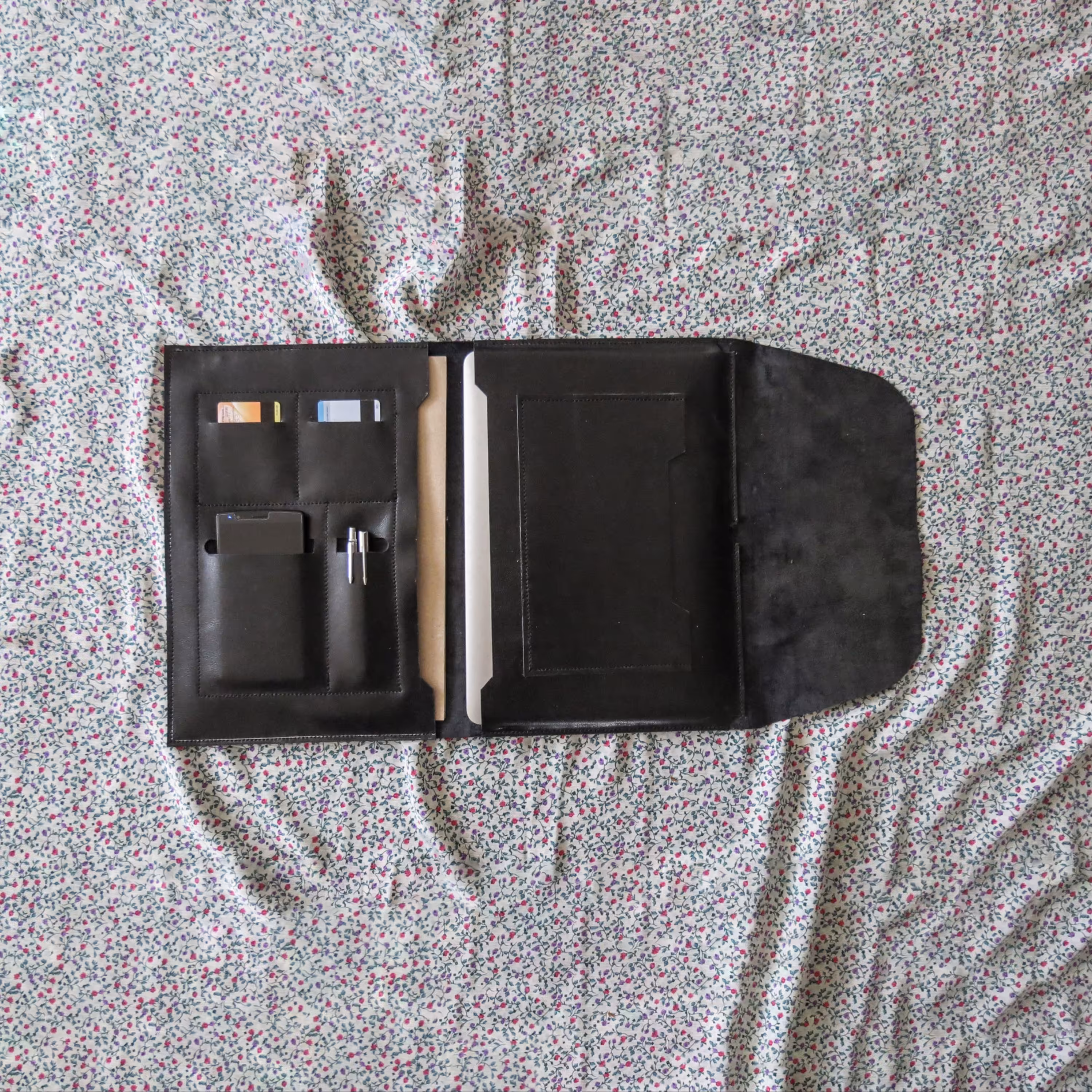 جلد لپ تاپ سیزده اینچ چرم طبیعی 