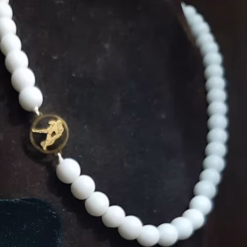 ست گردنبند و دستبند ماه تولد بهمن