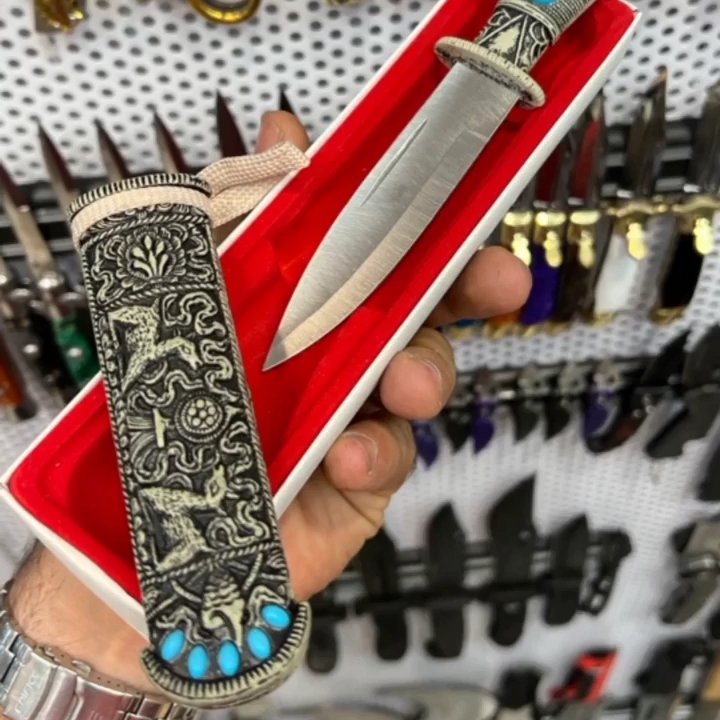 چاقو طرح خنجری