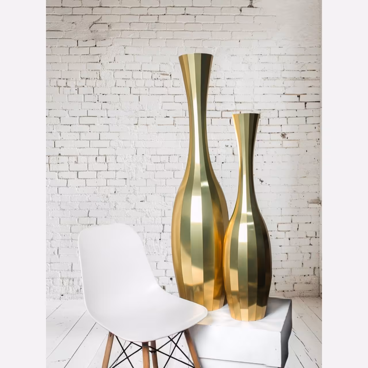 گلدان چوبی سایز بزرگ و کوچک طلایی (پس کرایه)