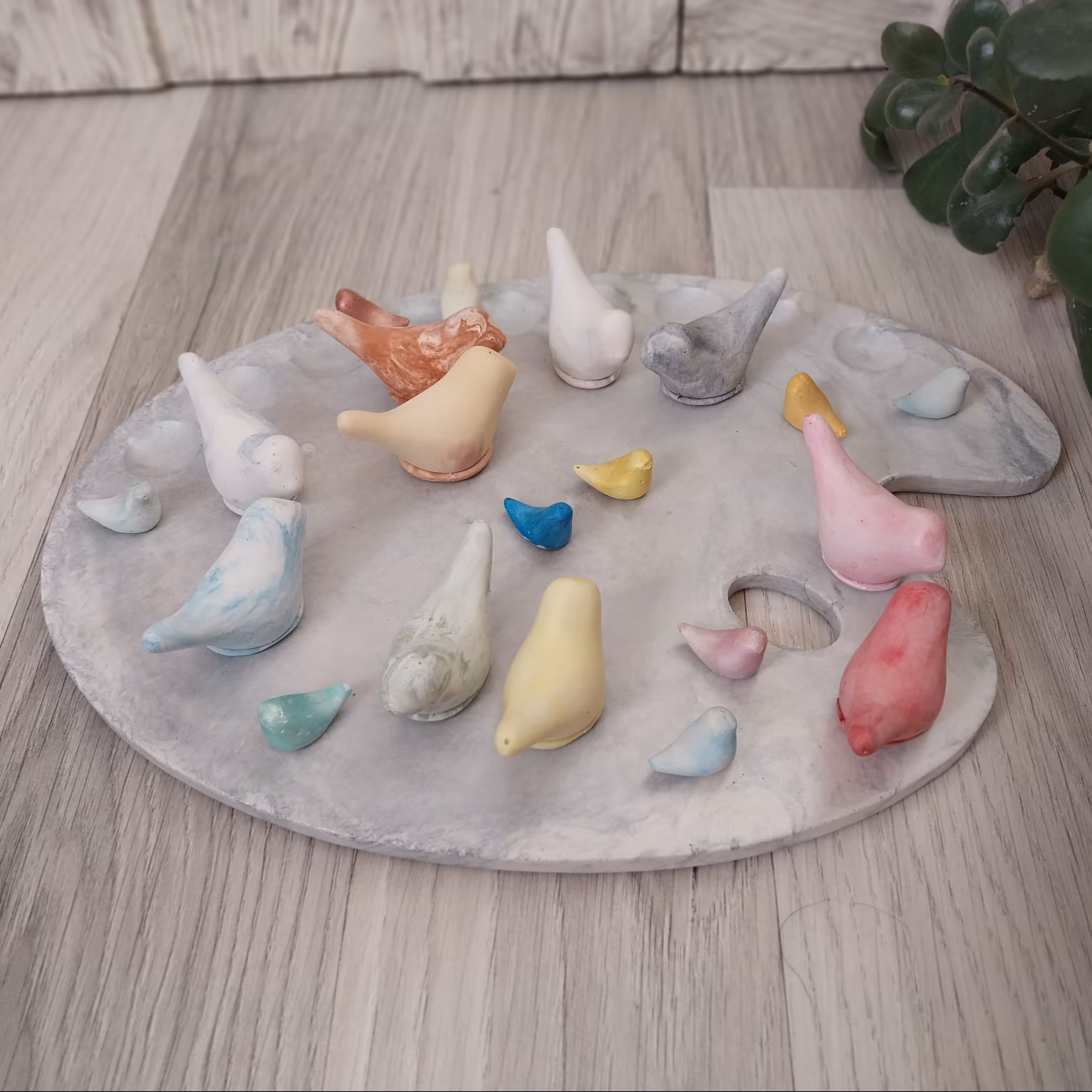 سینی پرنده سنگ مصنوعی شامل سینی پالت و 10 عدد پرنده بزرگ و 10 عدد پرنده کوچک 