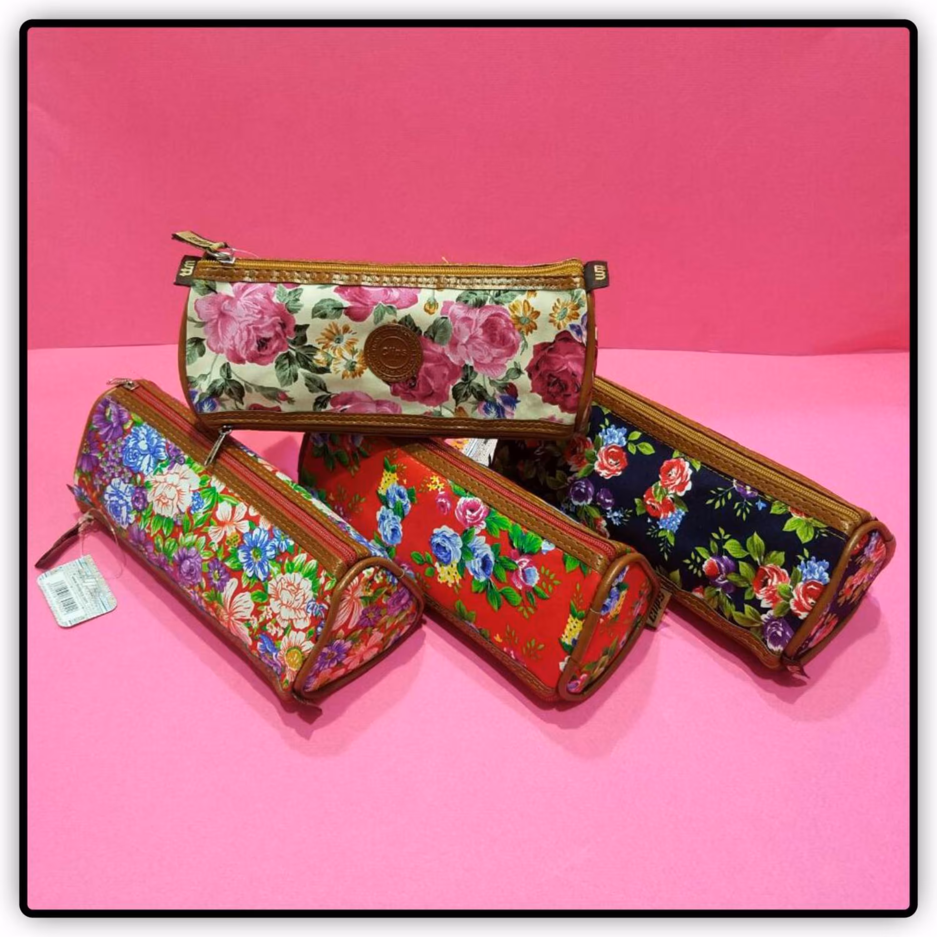 جامدادی 3 زیپ گلدار مارک کلیپس کد 1022 