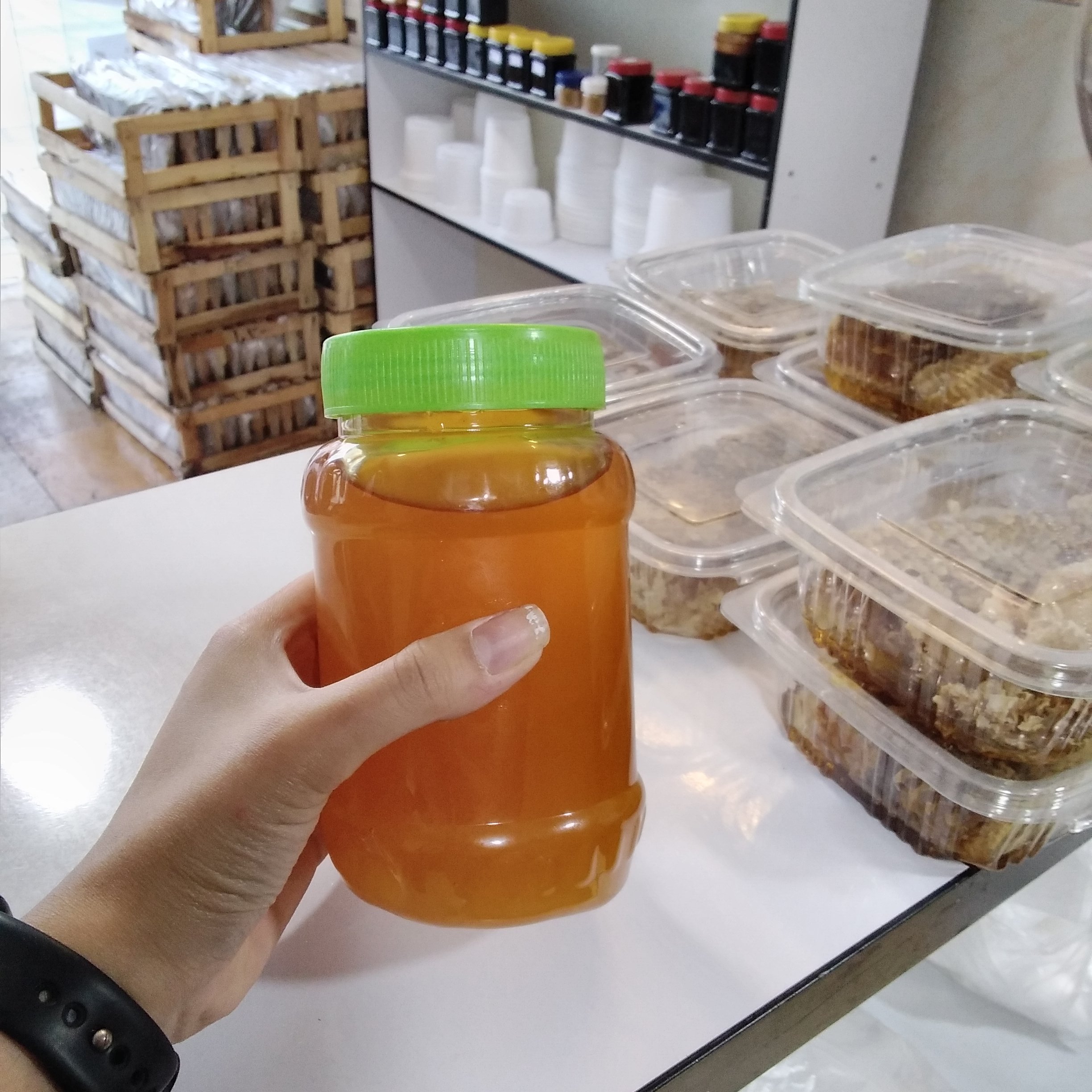 عسل طبیعی بدون واسطه