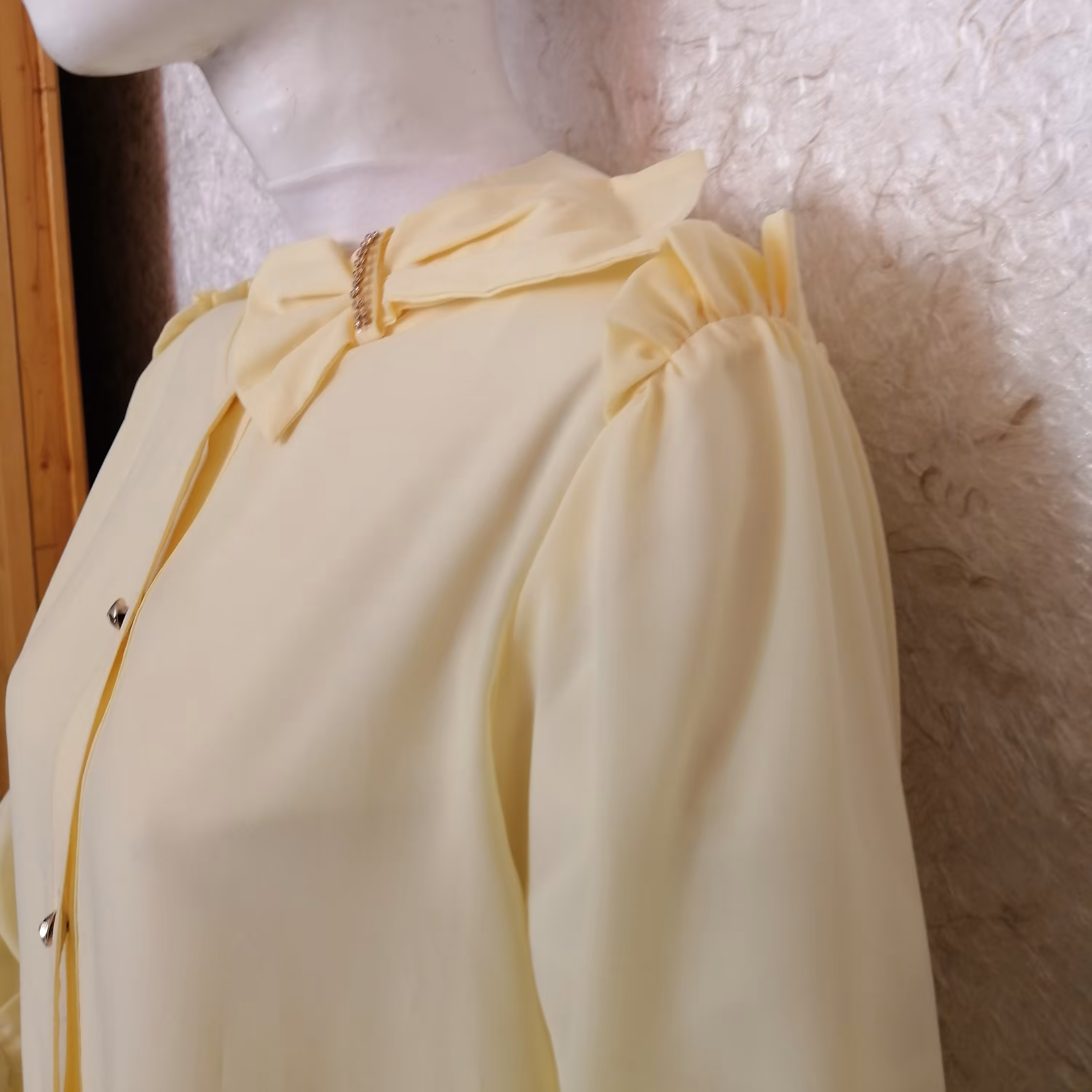 چهار مدل شومیز زنانه
کرپ حریر