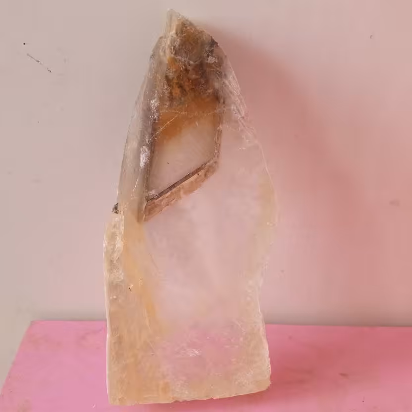 سنگ ژیپس(ژیپس جسمی جامد معدنی و طبیعی و متبلور)