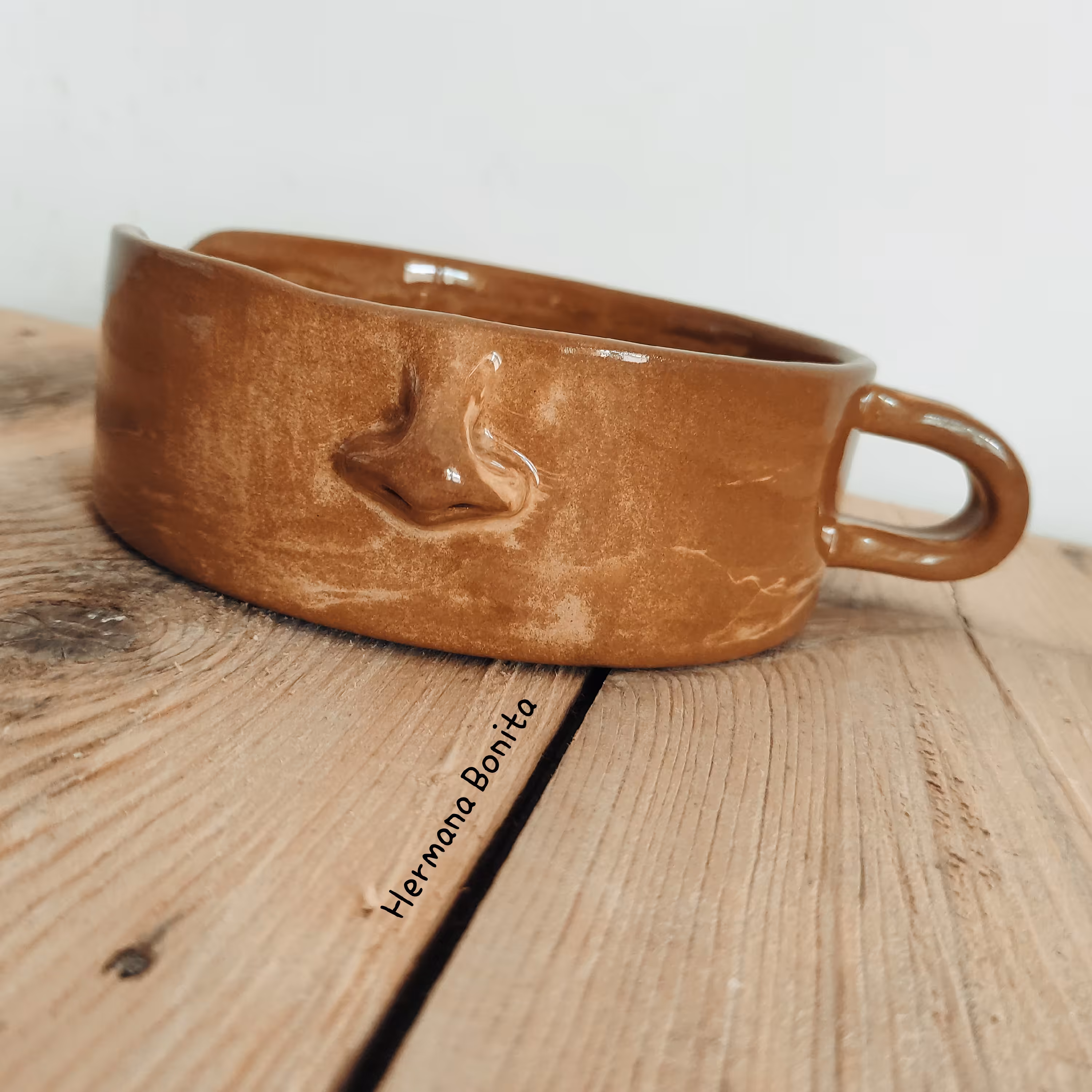 ظرف دسته دار  برای سرو سالاد، سوپ، خورشت