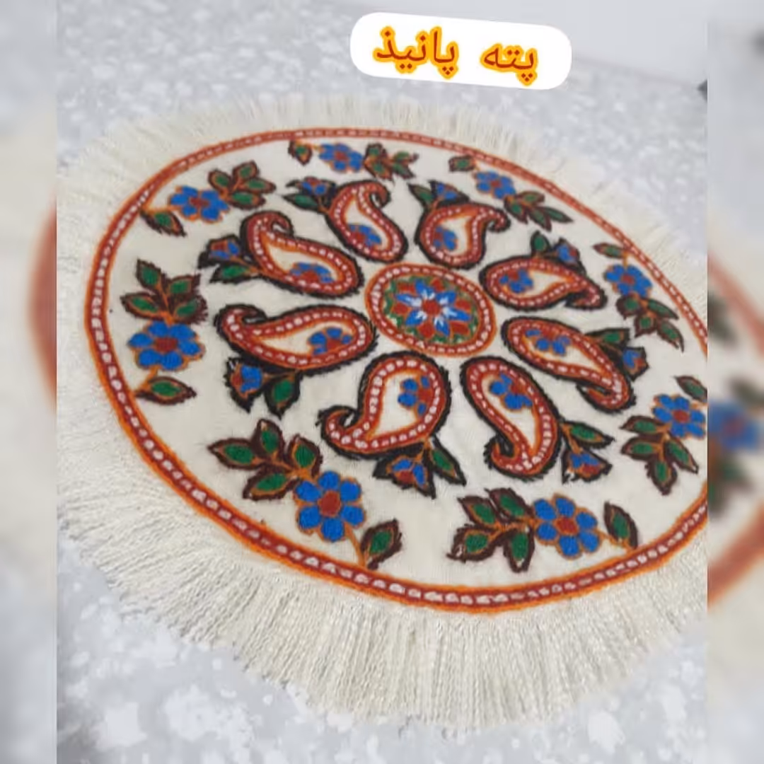 رومیزی گرد سفید 