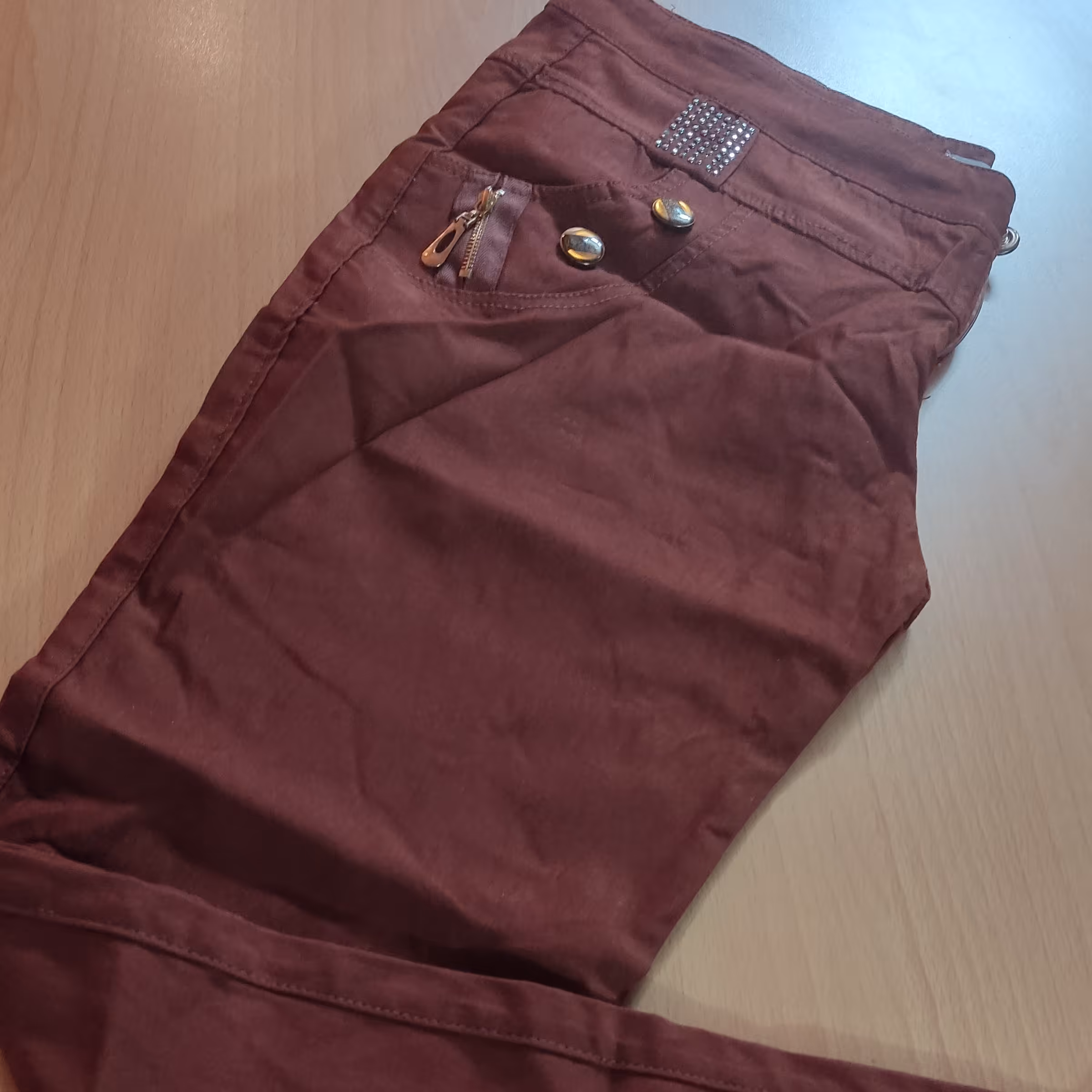 شلوار زنانه کشی دم پا سایز 38 40. رنگ قهوه ای ارغوانی خارجی