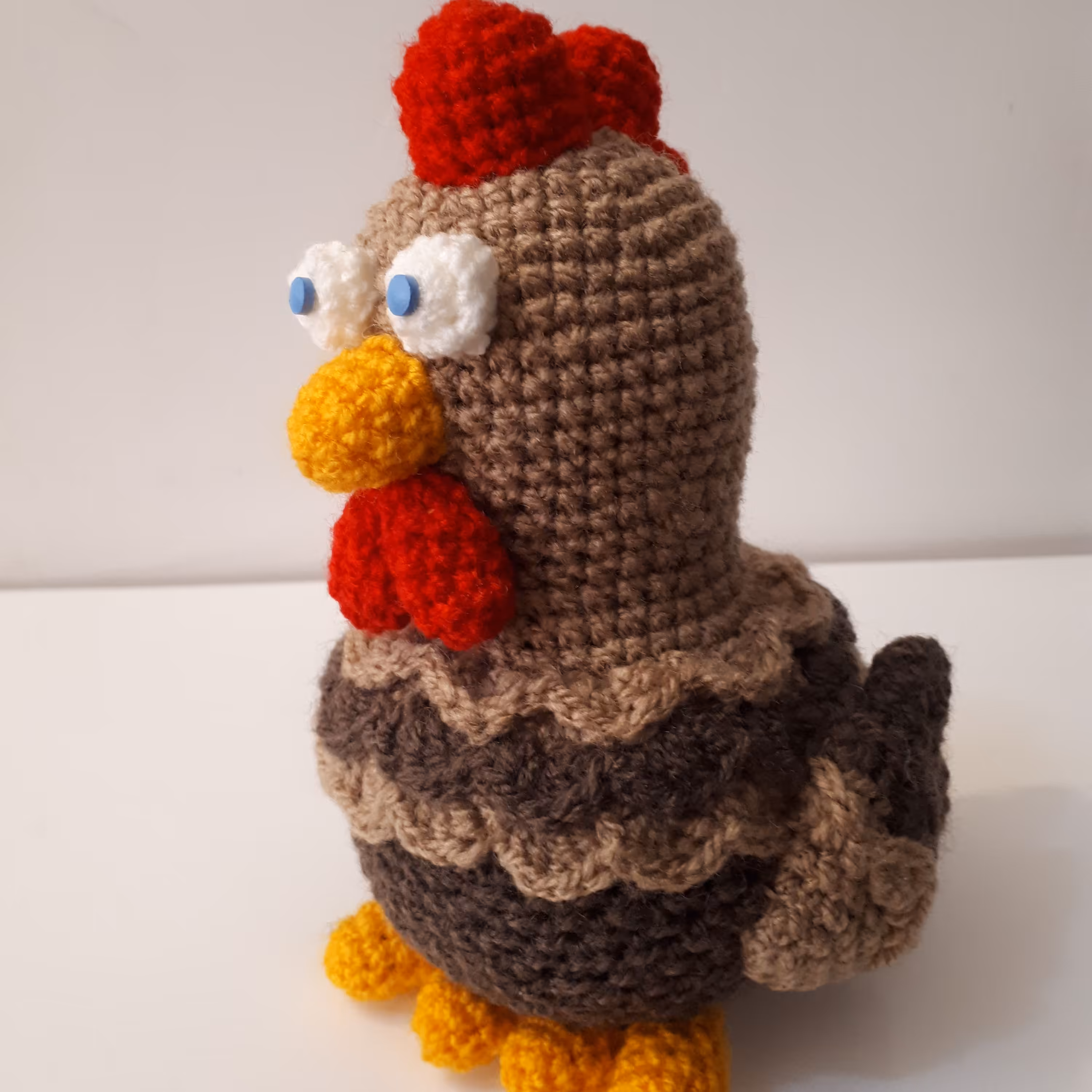 عروسک قلاب بافی خانوم مرغه با 16 سانتی متر قد