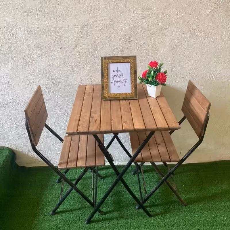 میز و صندلی چوبی تاشو