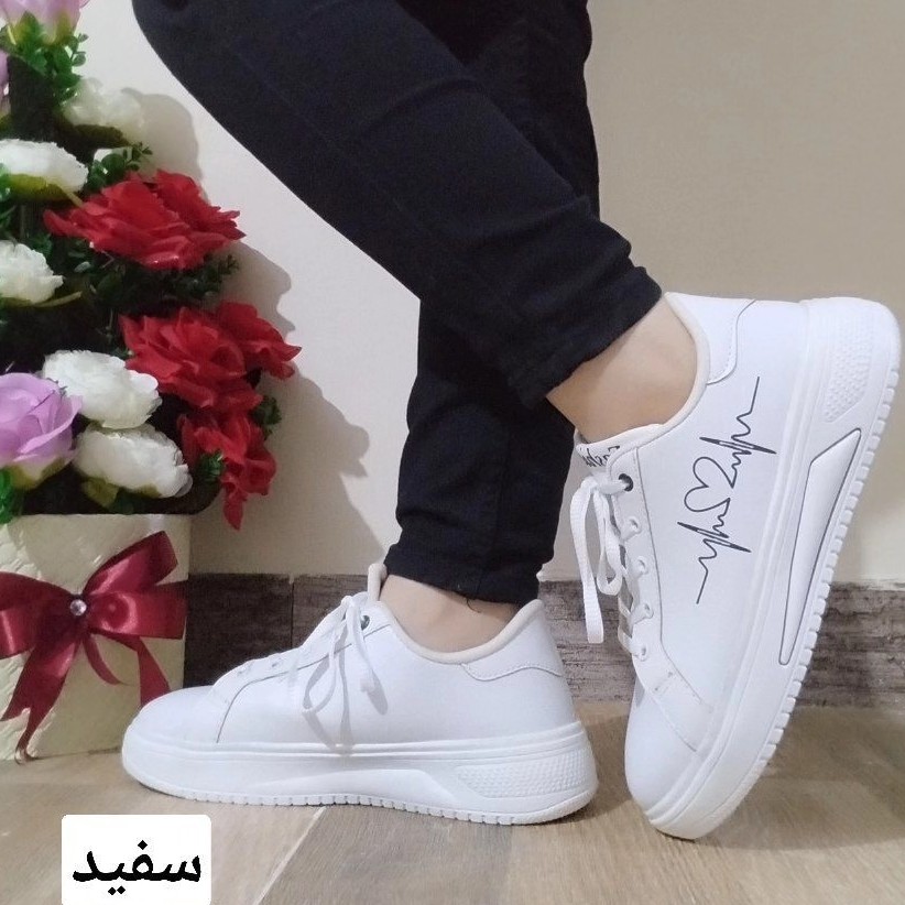 تخفیف واقعی، کتونی ونس زنانه و دخترانه ضربان قلب سایز 38 (ارسال رایگان) کتونی مشکی، ونس سفید، ونس مشکی تخفیف ویژه