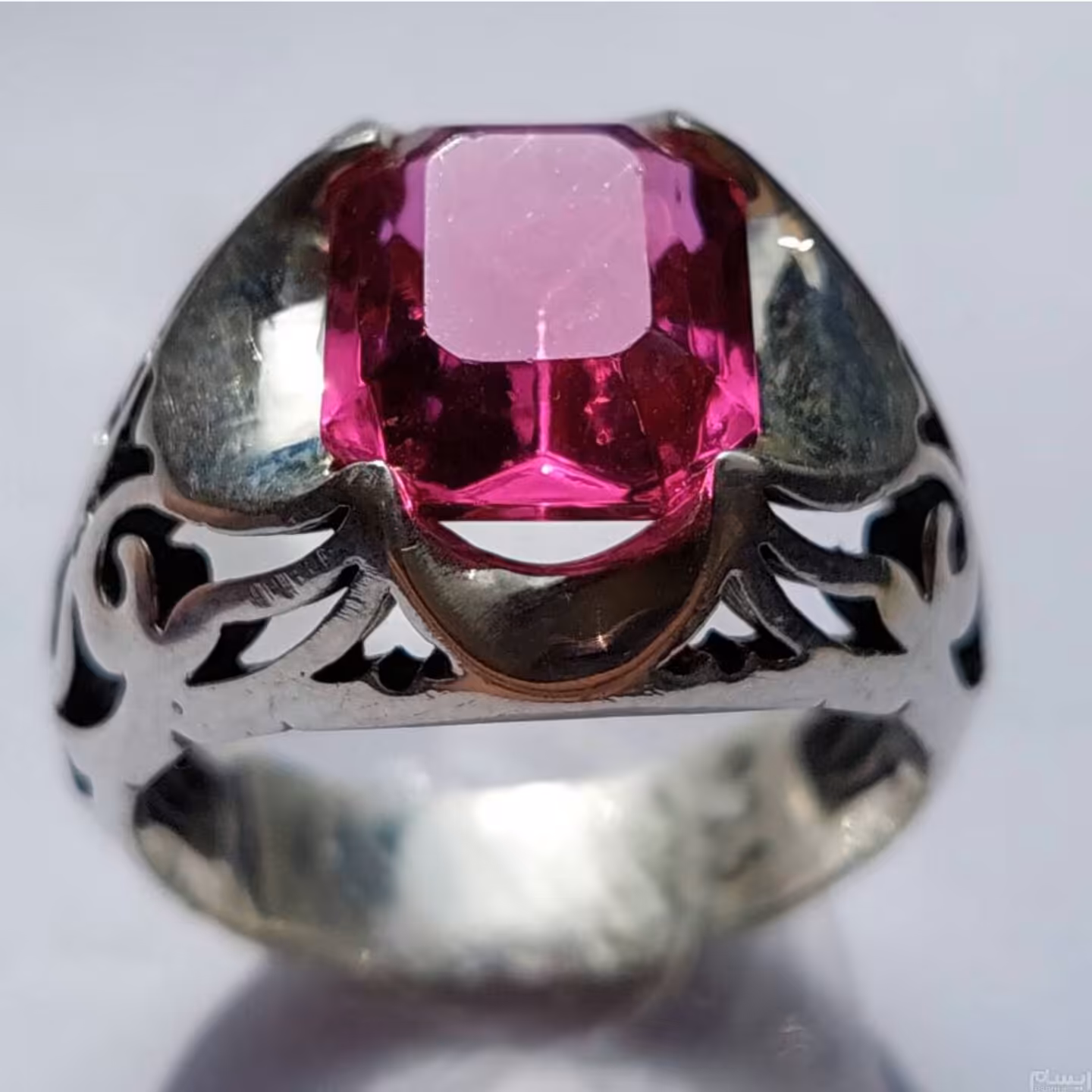 انگشتر نقره یاقوت صورتی با رکاب چهار چنگ زیبا 