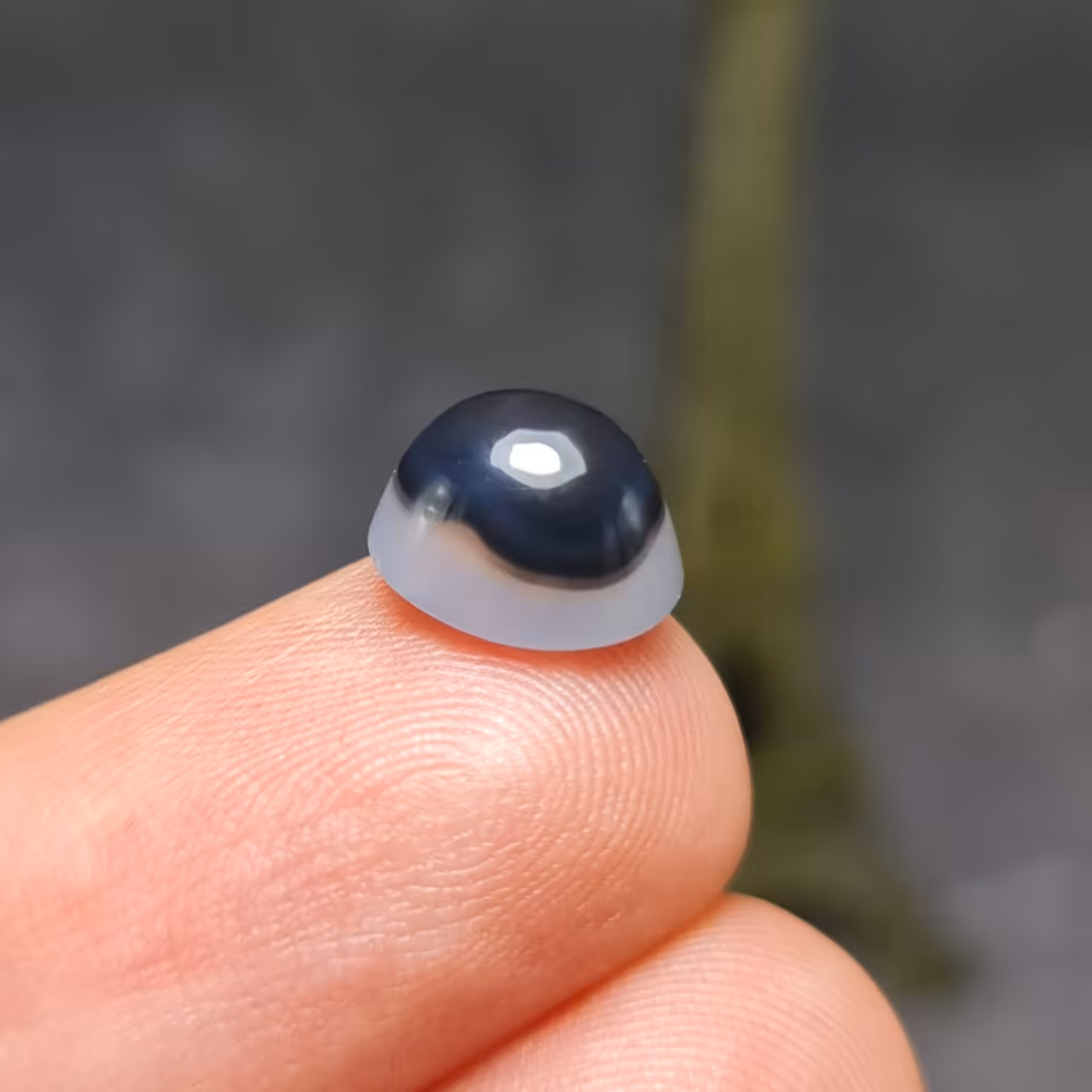  نگین مینیاتوری سنگ فوق العاده زیبای عقیق سه پوست صد درصد طبیعی اصل آفریقایی
کد  27912