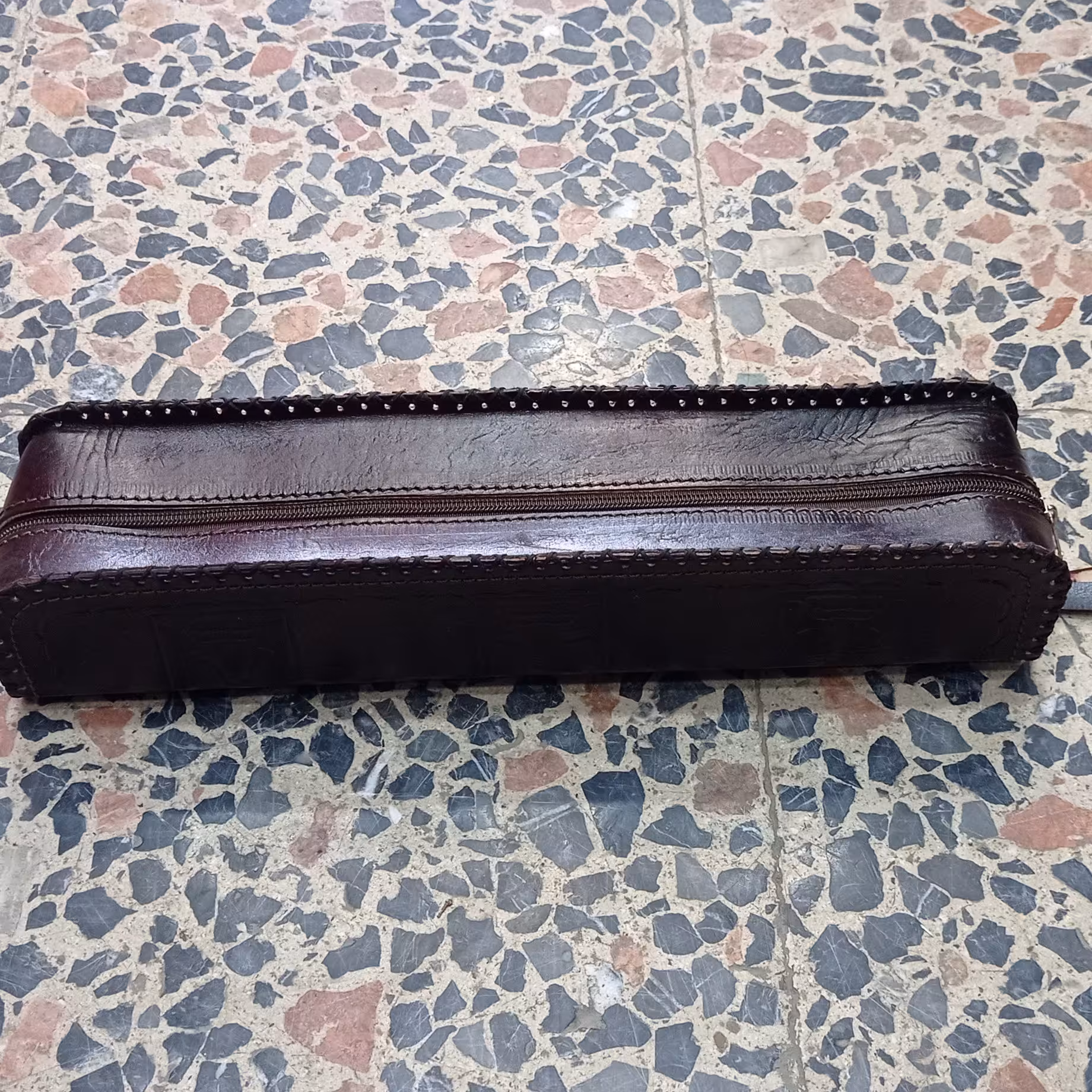 جامدادی چرم گاوی درجه یک قهوه ای رنگ 35 سانتی دسته دار