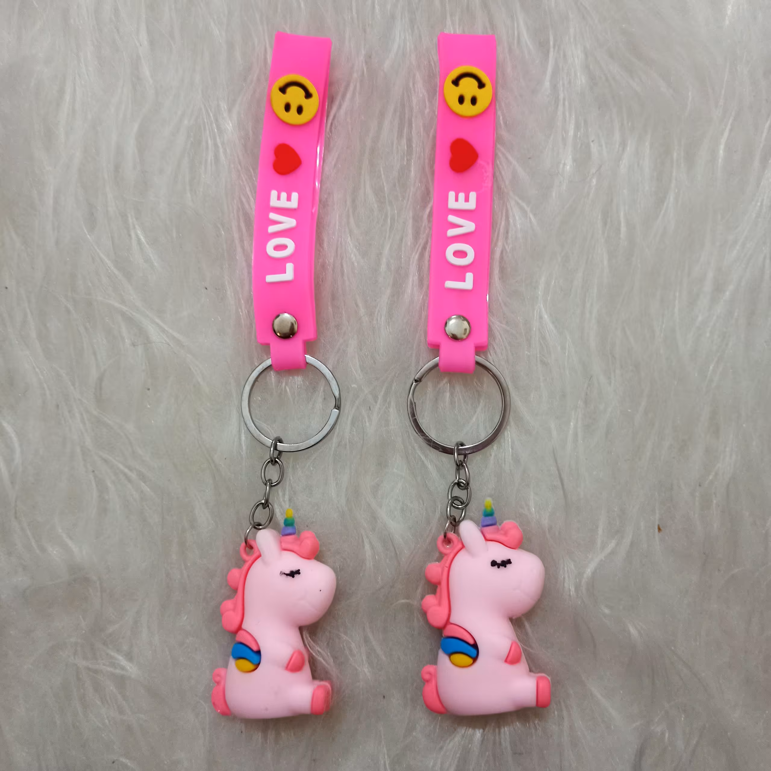 سرکلیدی یونیکورن نشسته، جنس سیلیکونی، بسیار با کیفیت، رنگ صورتی