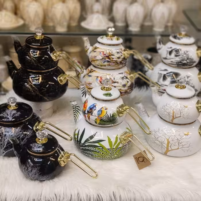 کتری وقوری لعابی درب الماسی دسته بغل هزینه ارسال به عهده مشتری محترم 