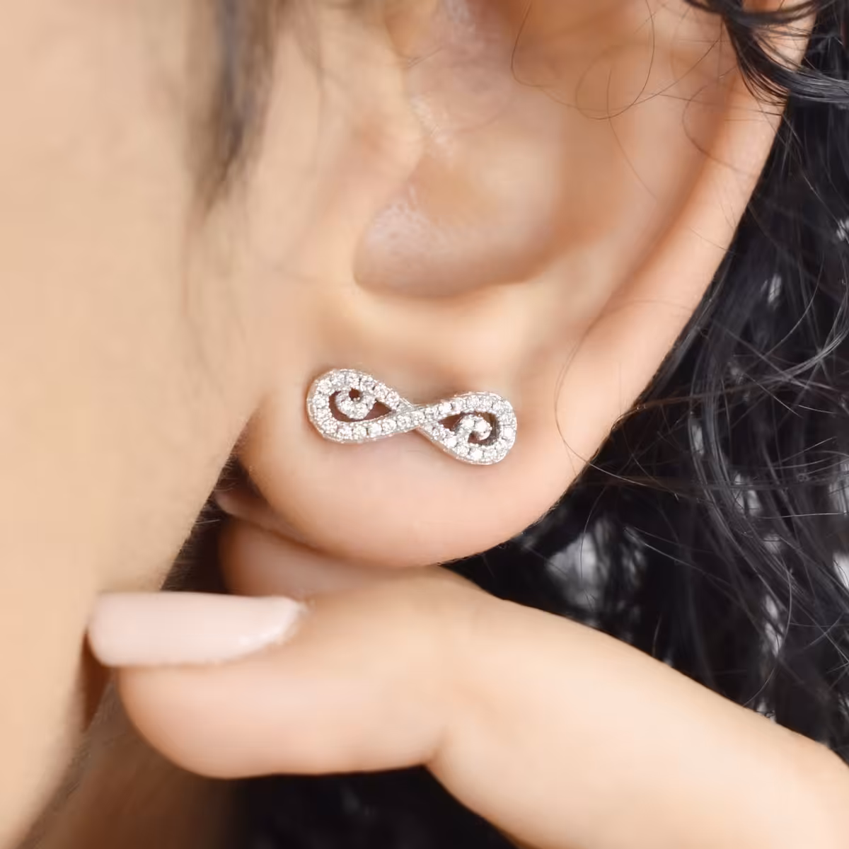 گوشواره میخی نقره طرح بینهایت کد 6203