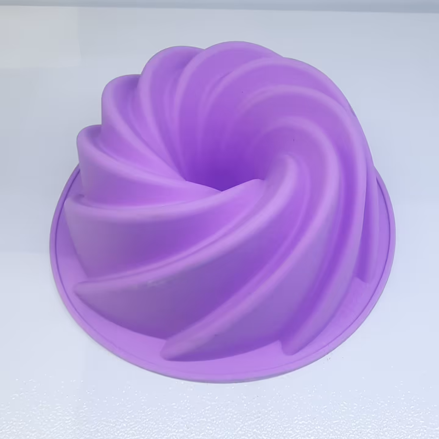 قالب سیلیکونی طرح پیچ قطر 17 سانت ارتفاع 8 سانت