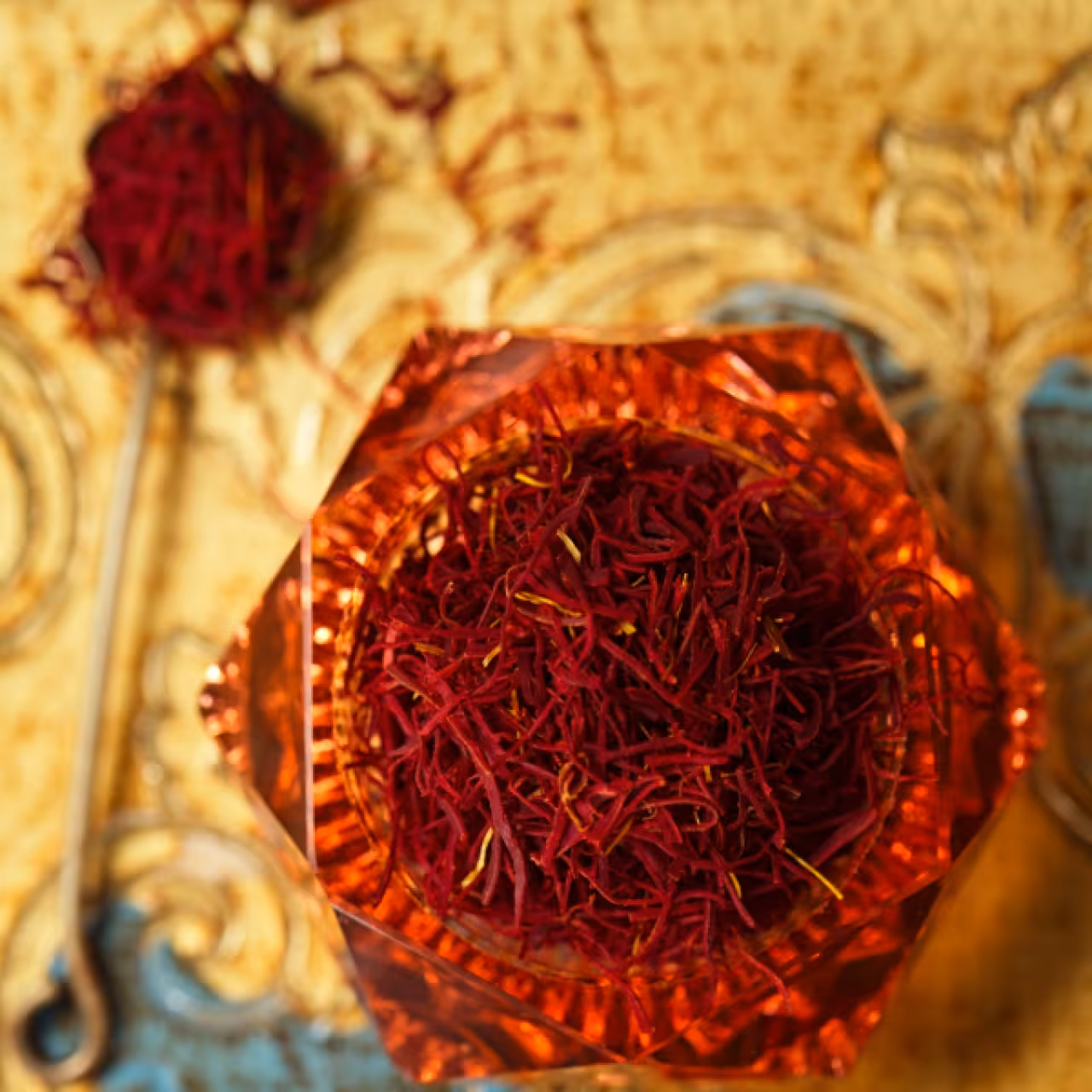 زعفران پوشال قلمدار استهبان وزن خالص 8 مثقال