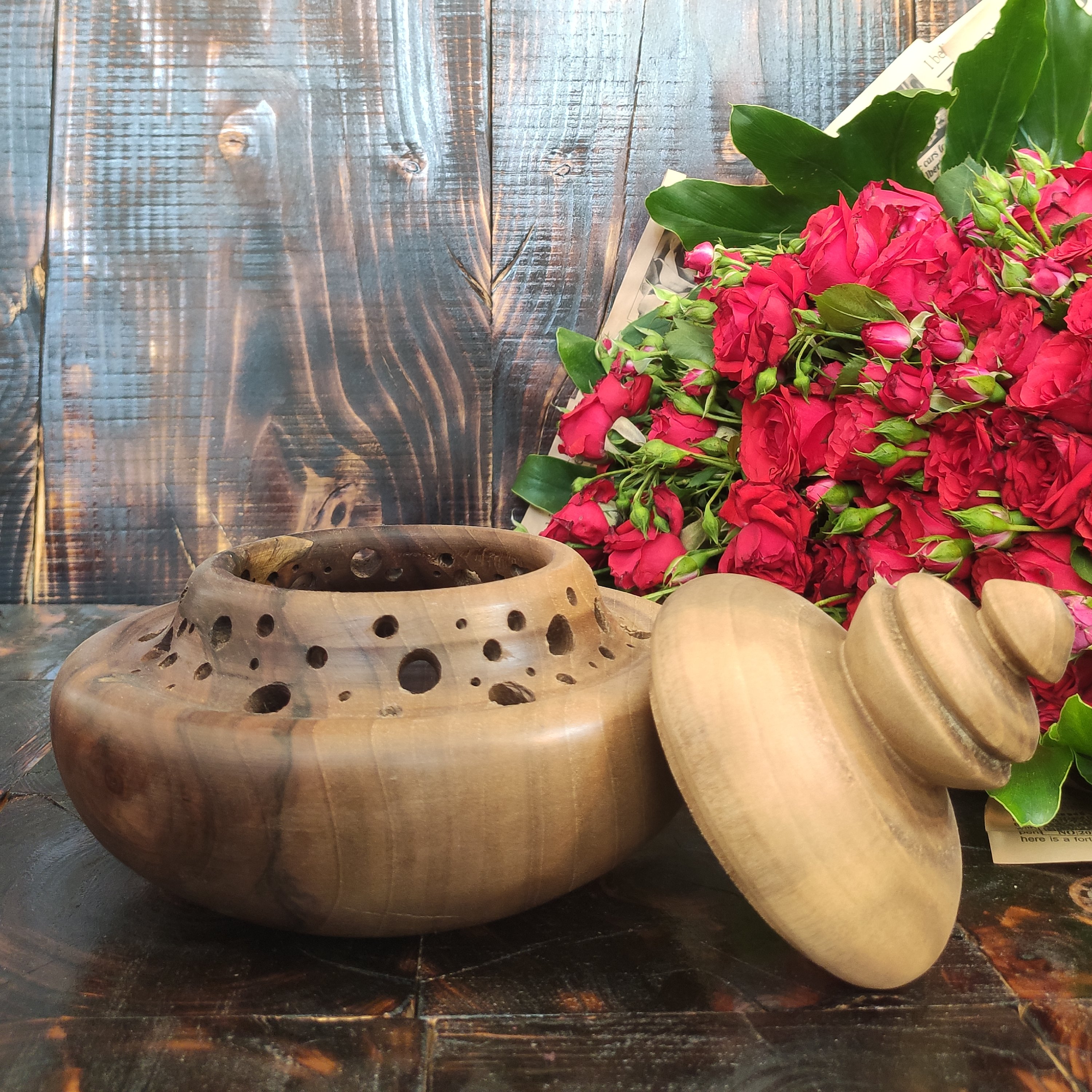 شکلاتخوری چوبی روستیک