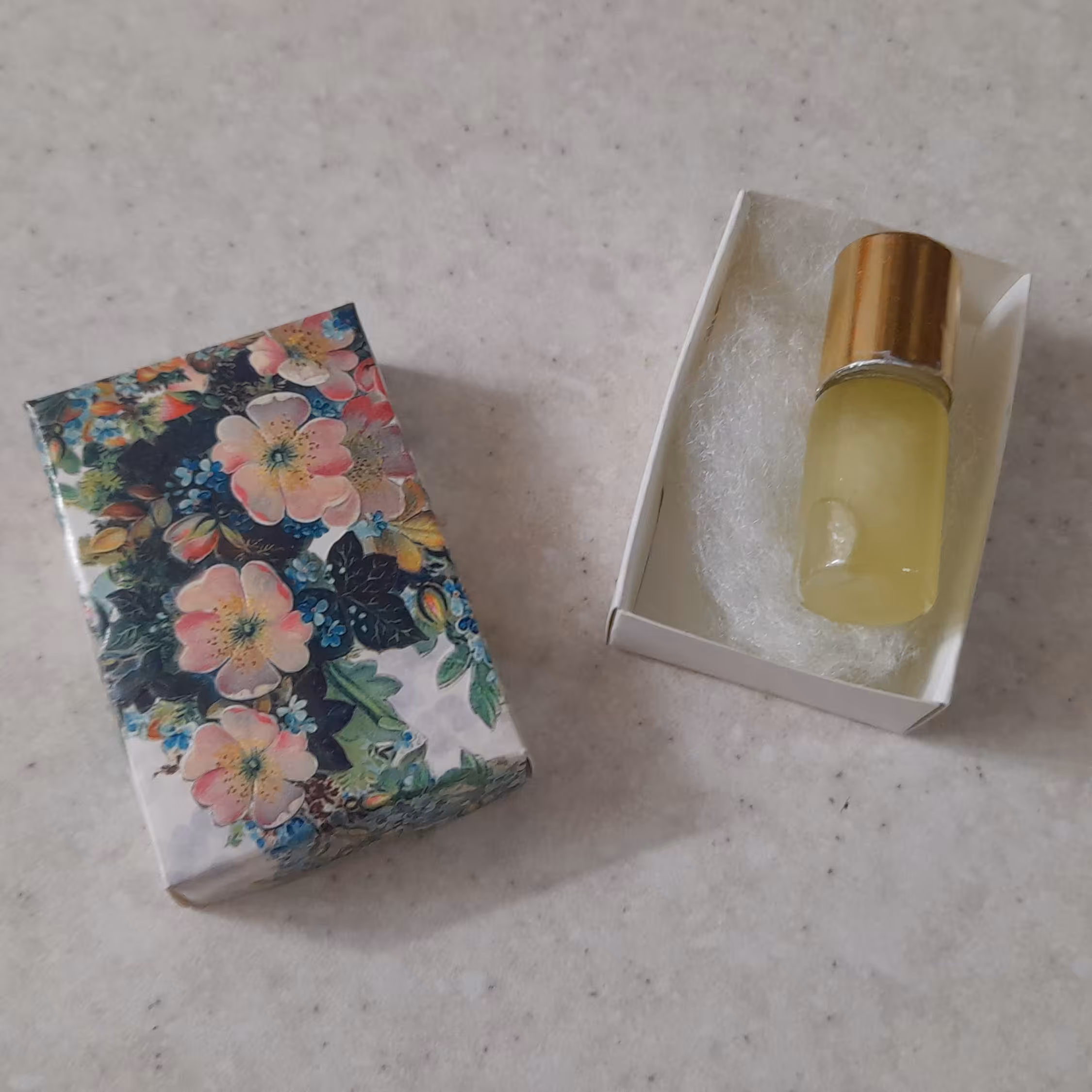 عطر گل محمدی 4سی سی 