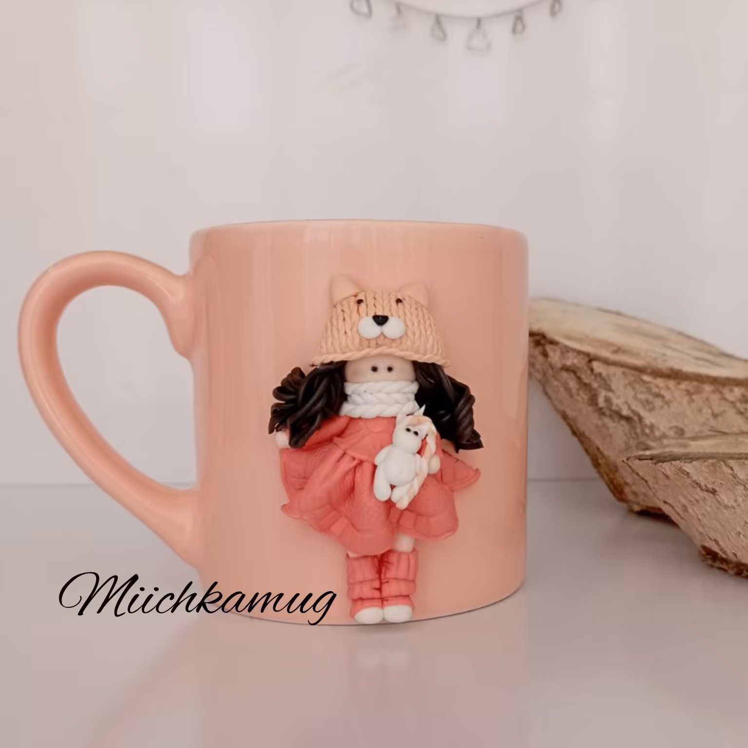 ماگ سرامیکی دختر سرمایی ارتفاع10cm ساخته شده با خمیر پلیمری ایرانی