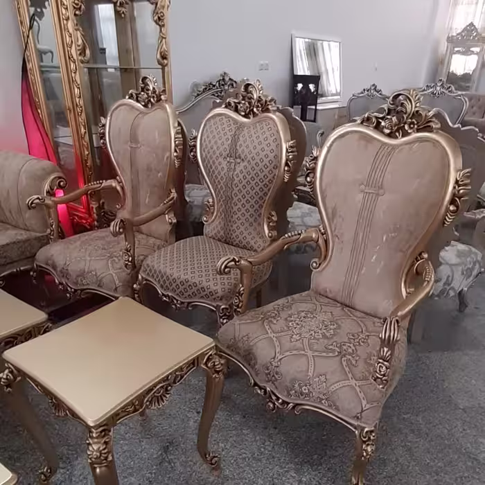 مبل سلطنتی مدل سه گل 9نفره با میز جلو مبلی و عسلی 