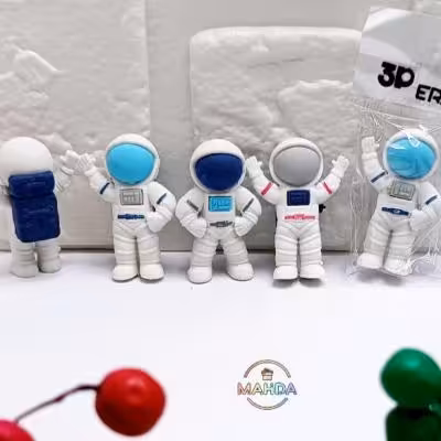 پاکن فضانورد پازلی