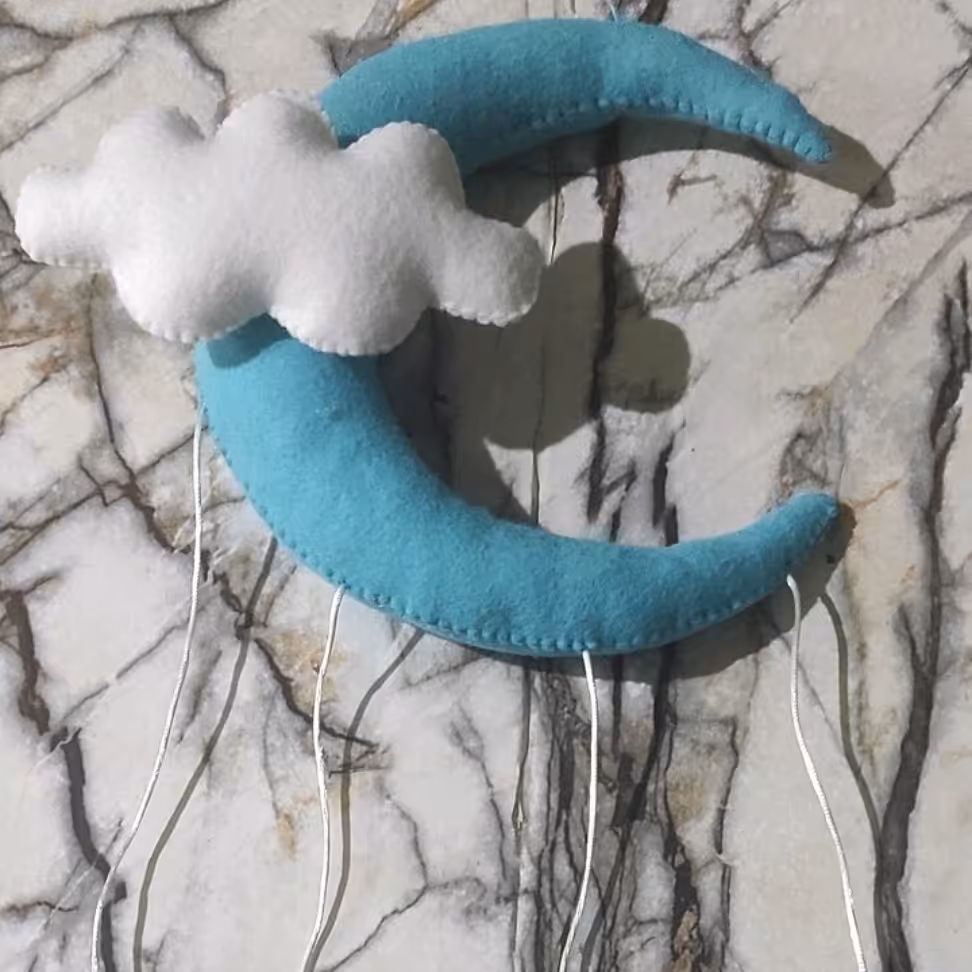 آویز ،ریسه ماه و ستاره.  نمدی.           