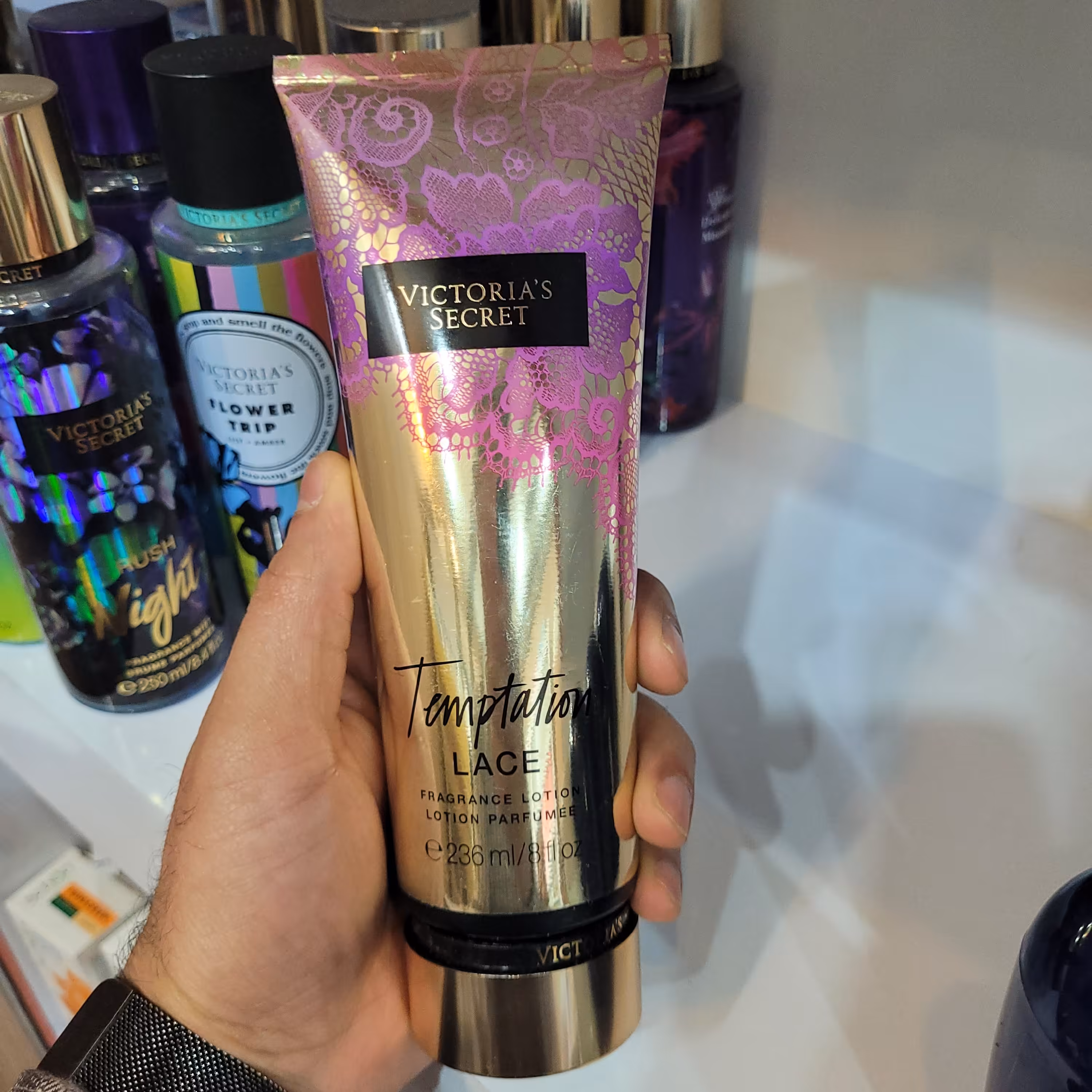 لوسیون مرطوب کنند بدن 236 میل مدل Temptation LACE