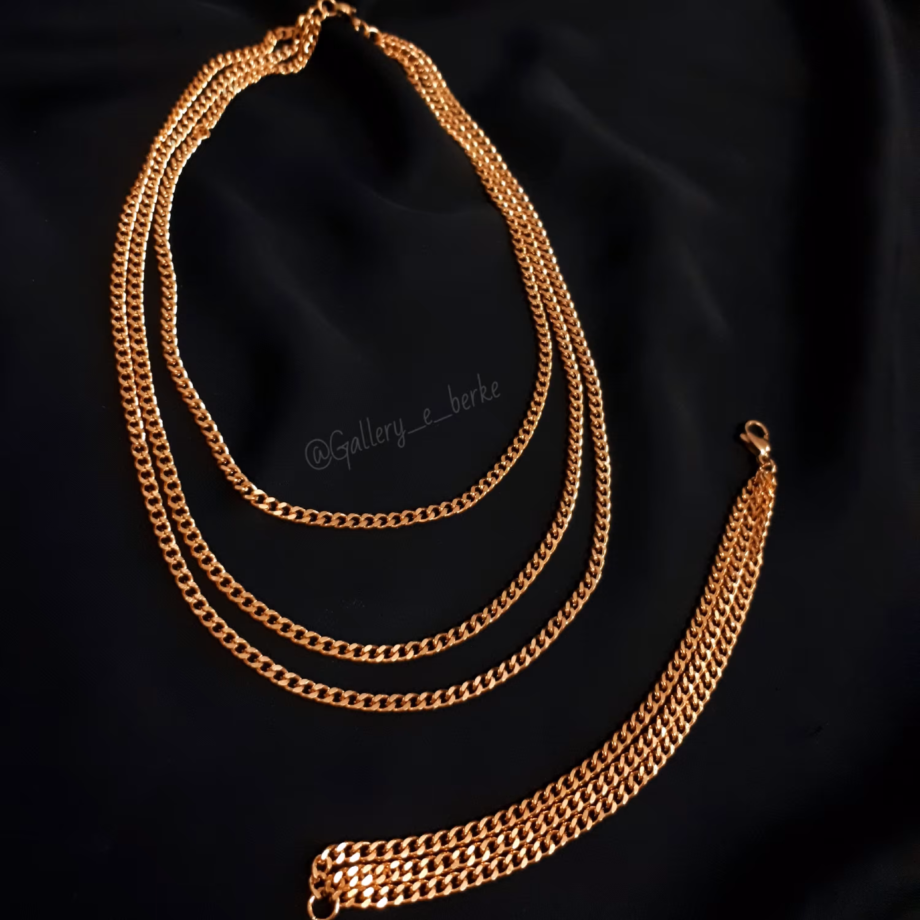 ست گردنبند و دستبند کارتیر 3 ردیف