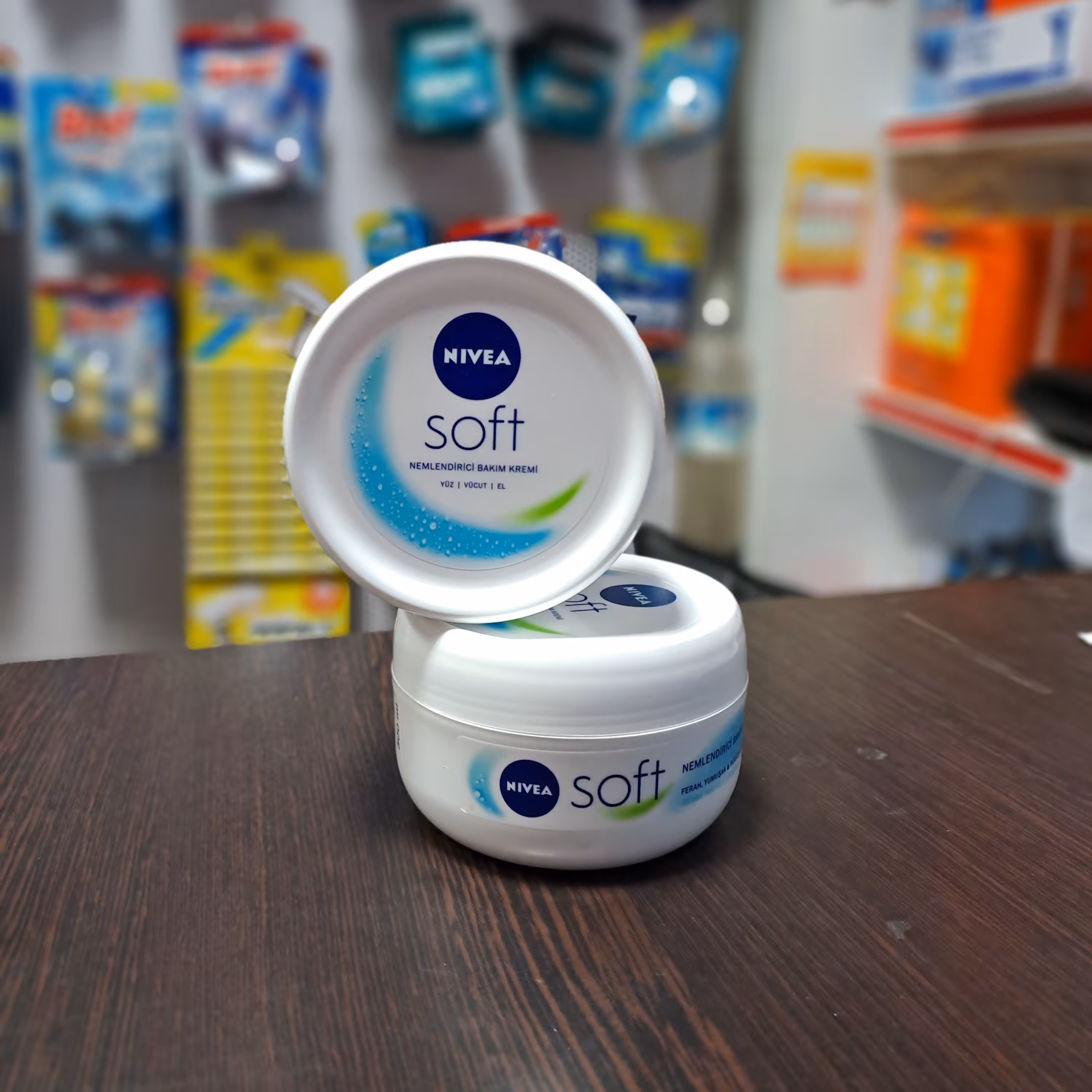 کرم مرطوب کننده سافت نیوآ کاسه ای 300 میل