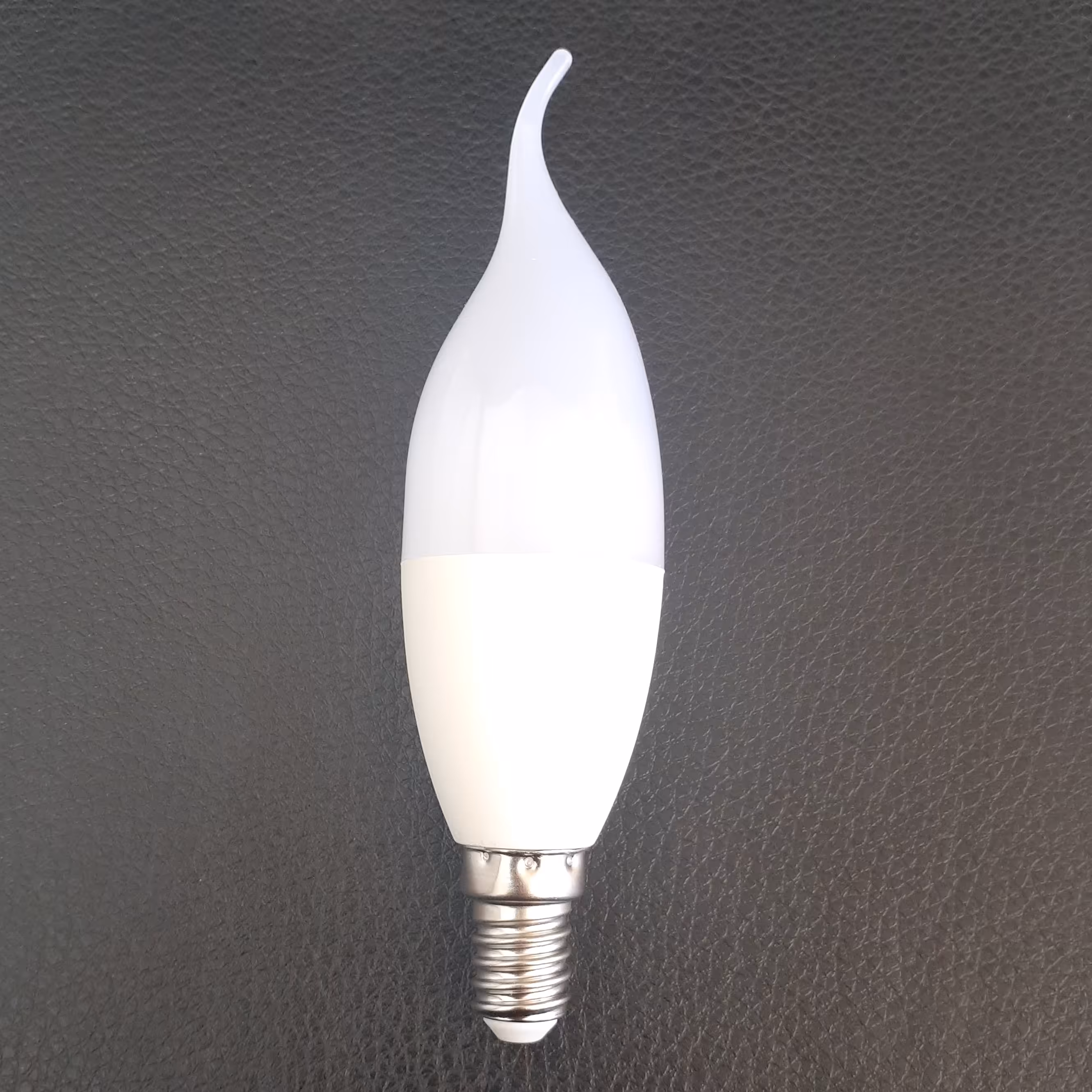 لامپ اشکی لوستری مهتابی 6 وات 1.5 سال ضمانت