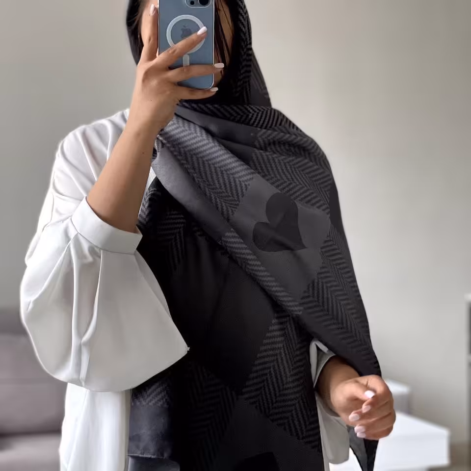 شال  نخی طرحدار