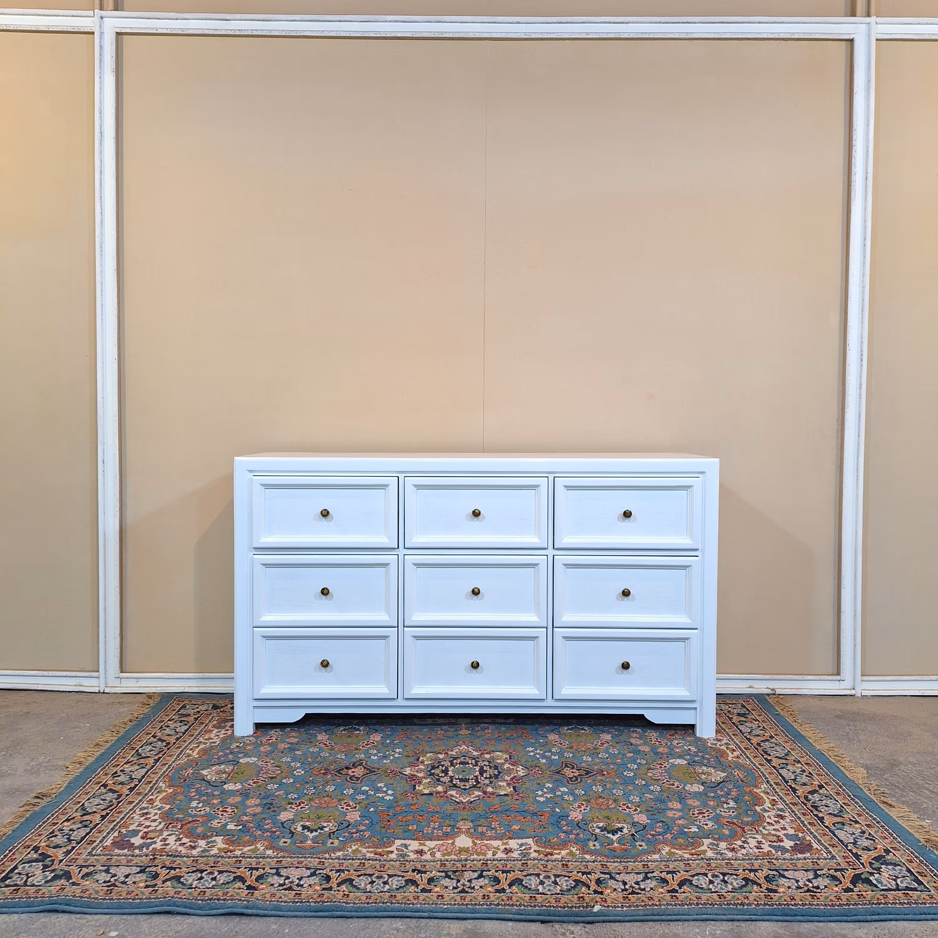 دراور لباس 9 کشو سفید (پس کرایه)