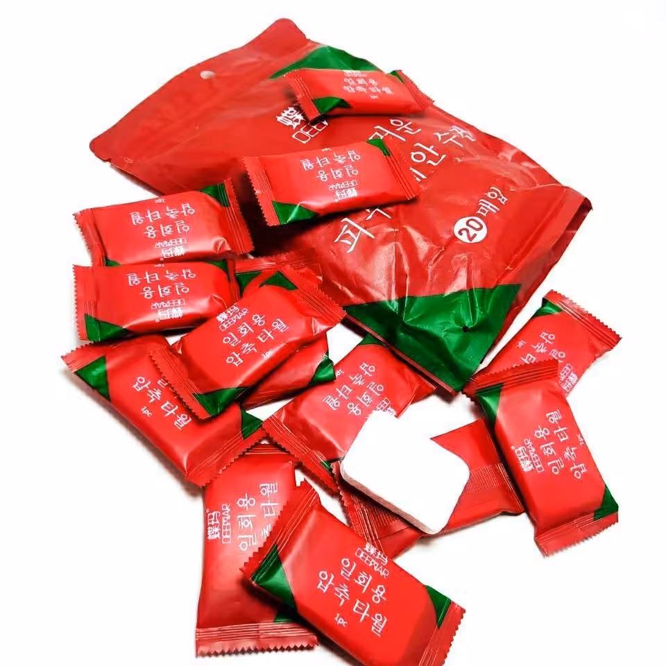 دستمال مرطوب