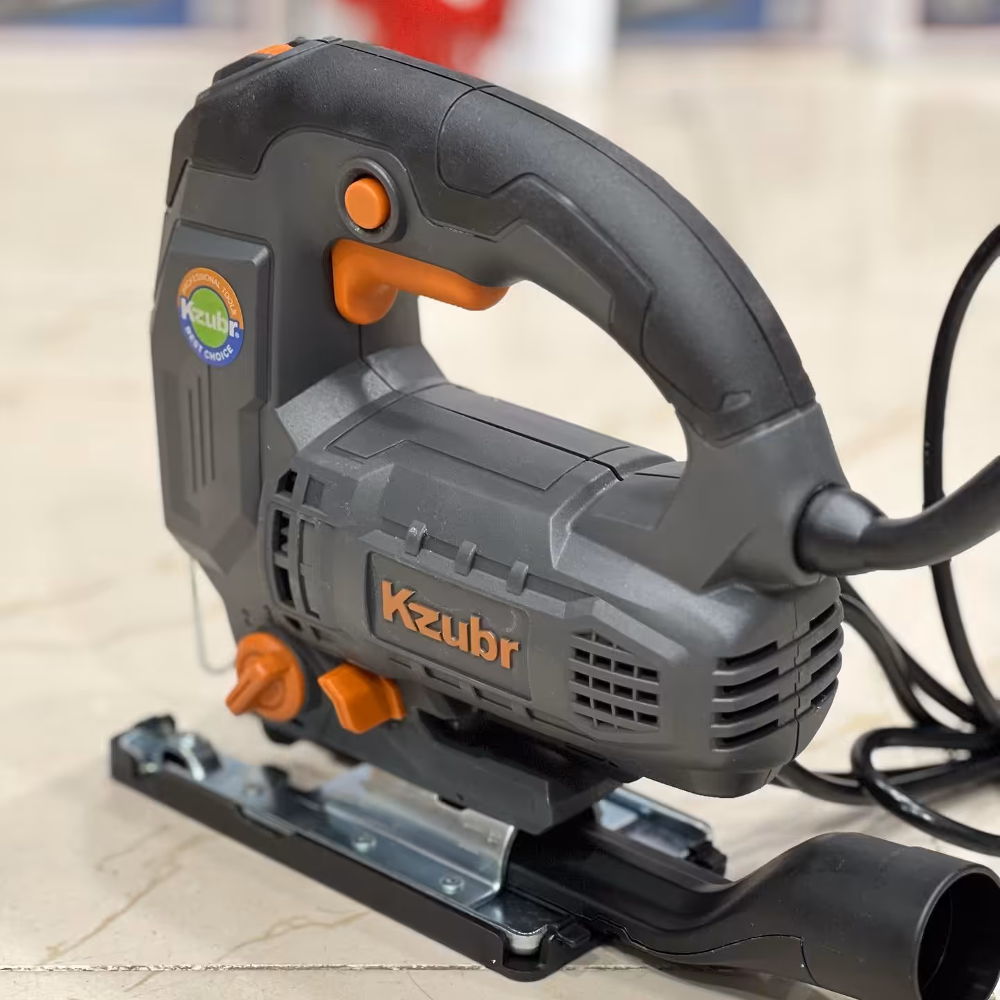 عمود بر برقی زوبر 
مدل K10215 
توان  710 
کیفیت عالی